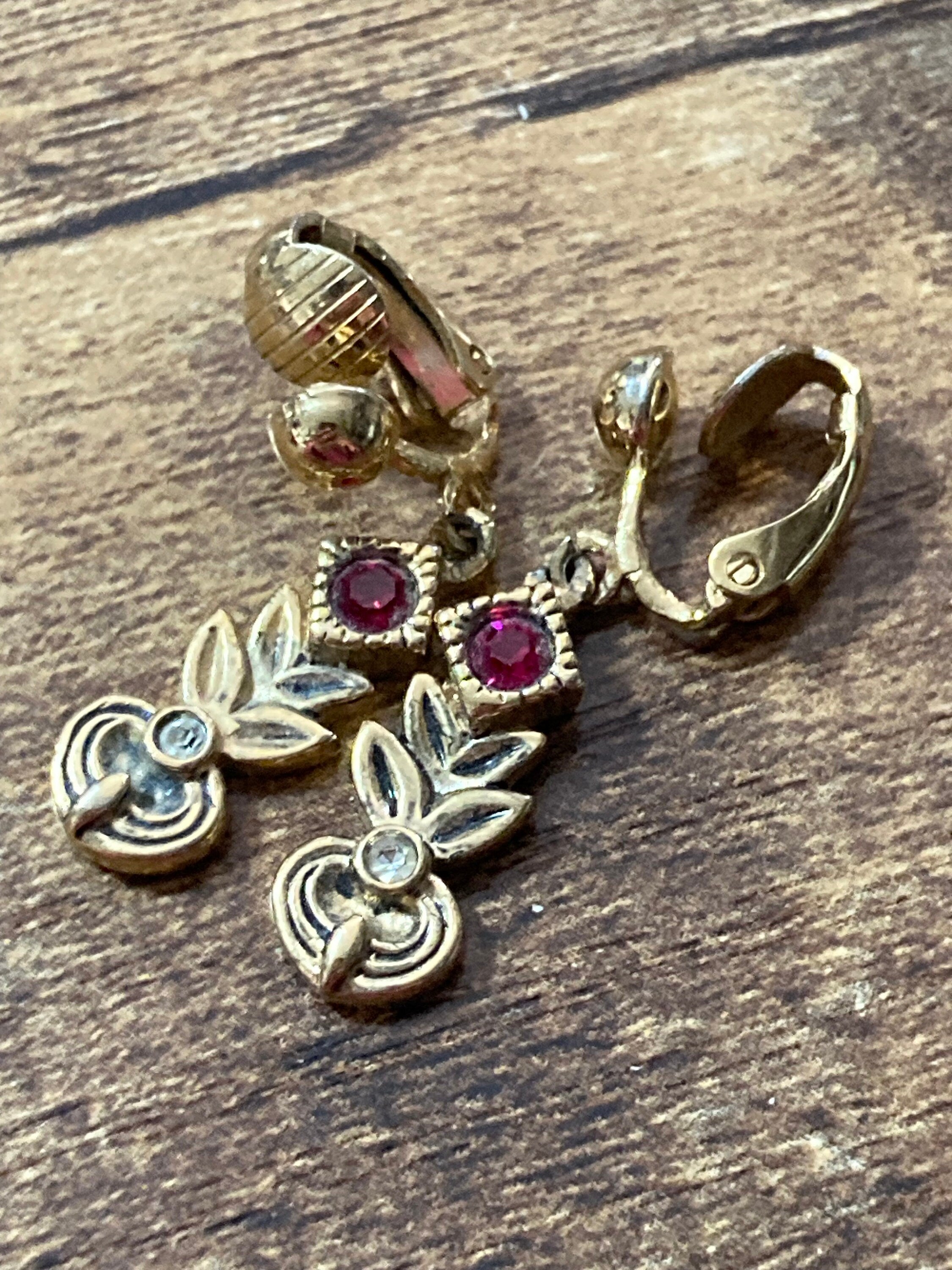 Dainty clip on Ruby red and clear diamanté dangly earrings gold tone 80s