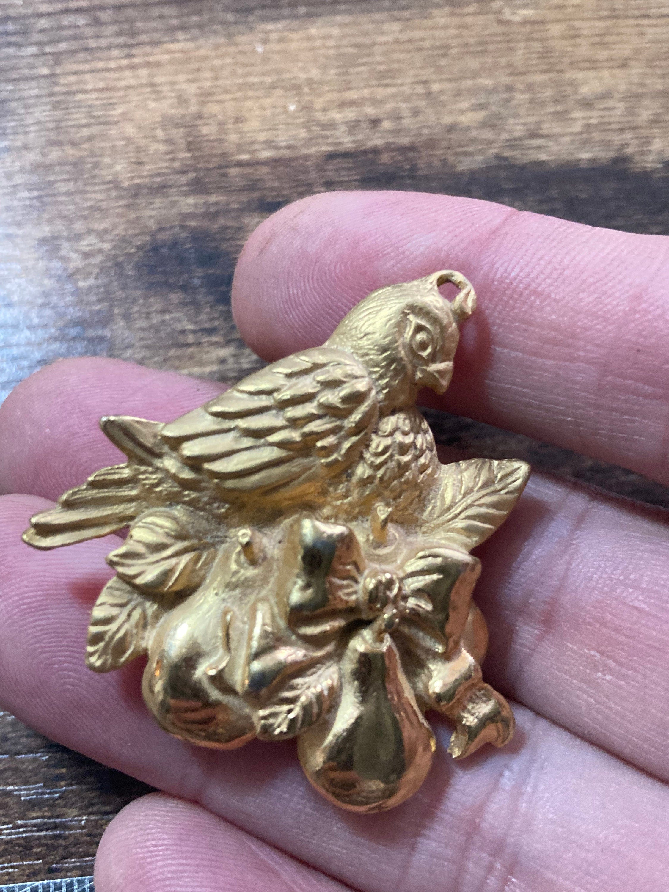 vintage signed RR Robyn Rush USA gold tone Christmas partridge in a pear tree Brooch