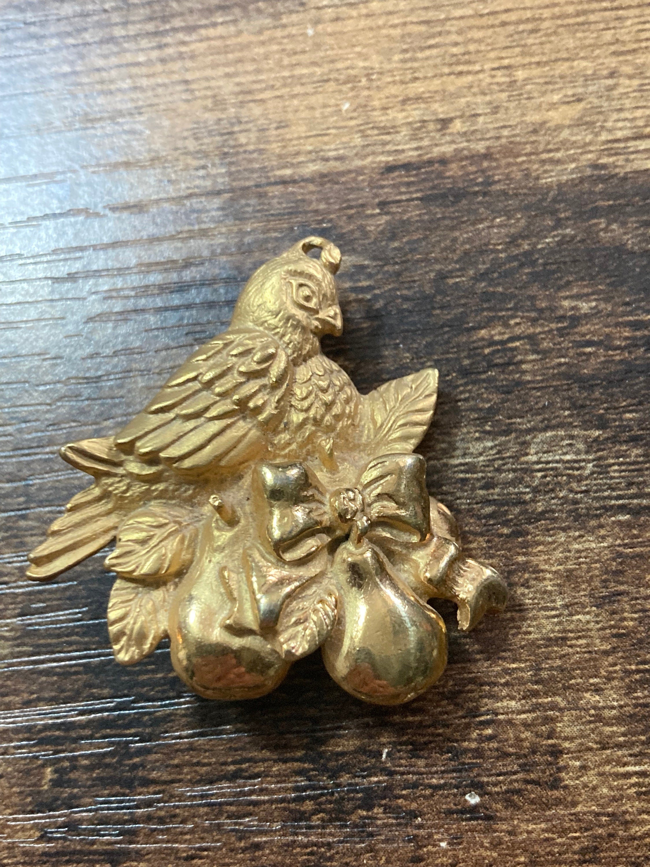 vintage signed RR Robyn Rush USA gold tone Christmas partridge in a pear tree Brooch