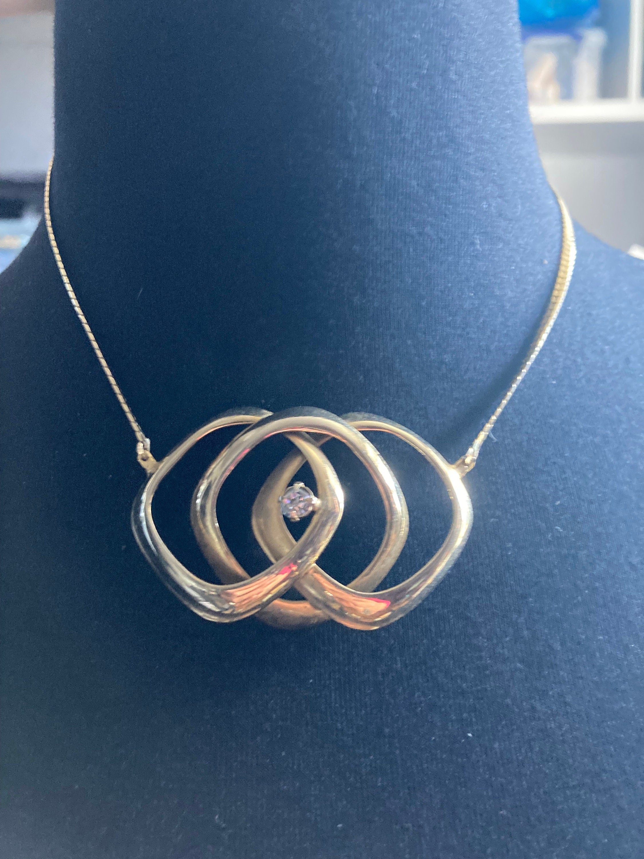 Vintage 1980s gold tone wide flat link diamanté pendant necklace