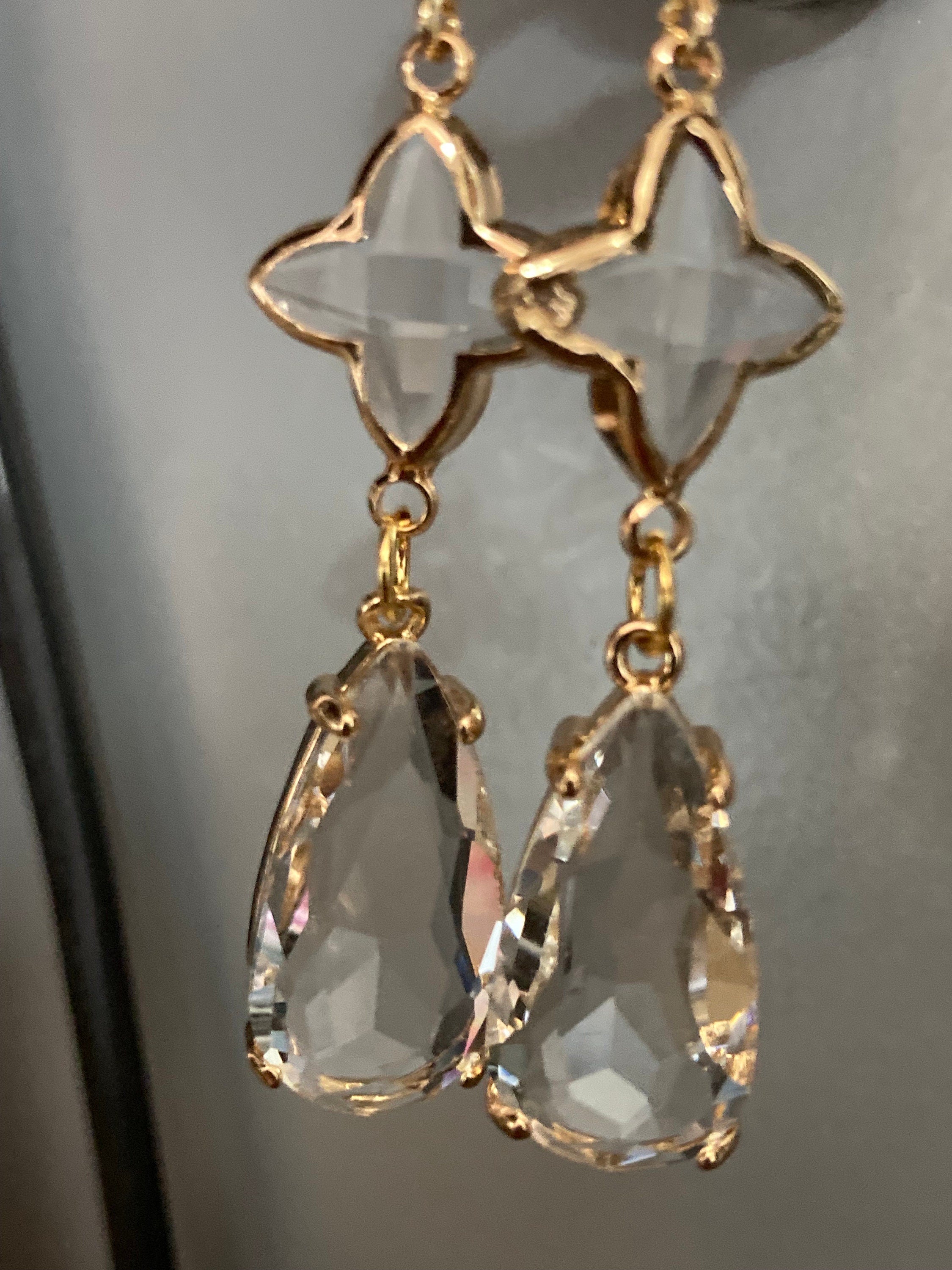 18k gold plated clear crystal teardrop clover charm dangly earrings pierced