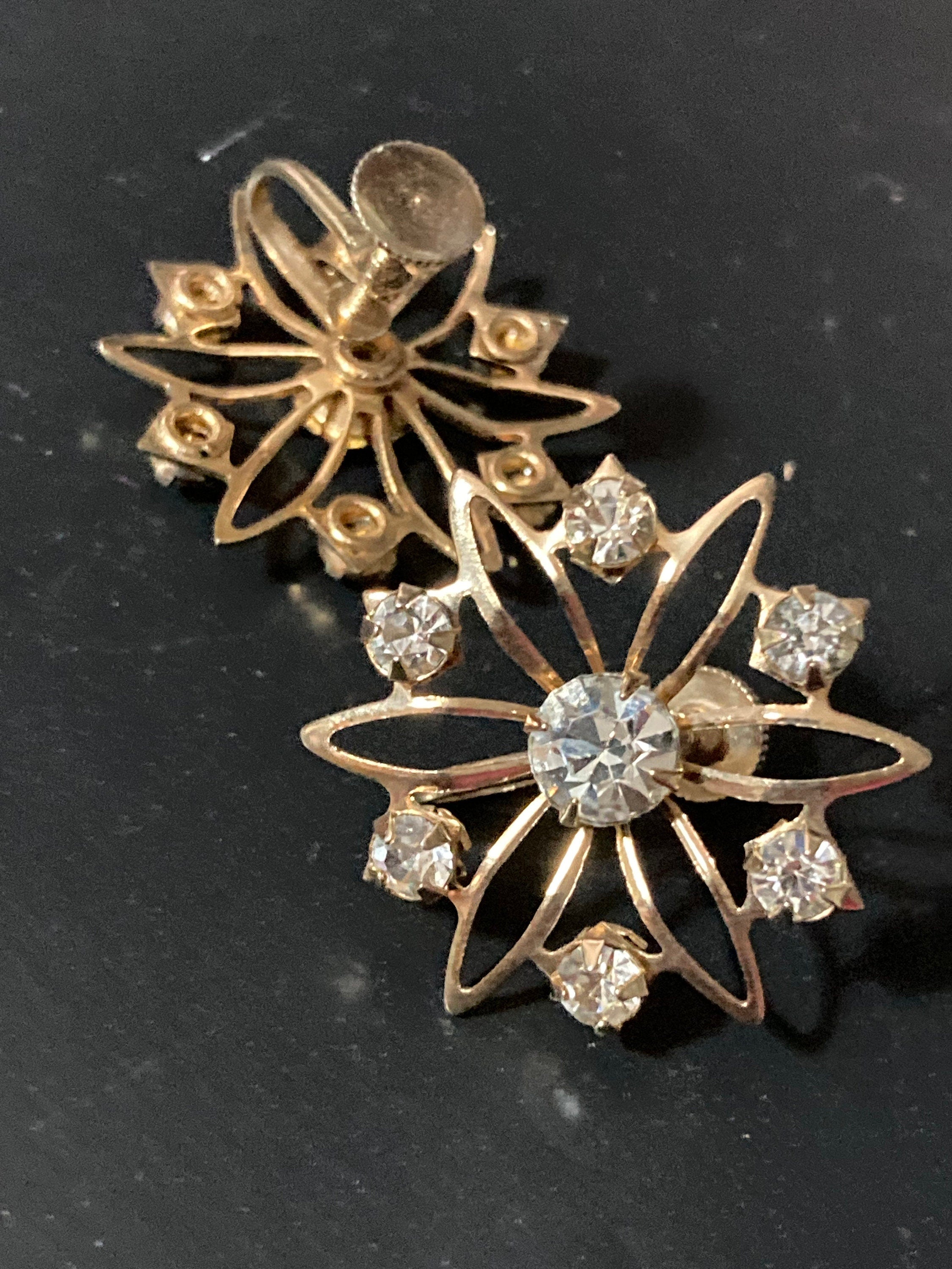 Vintage gold tone clear diamanté atomic Sputnik floral clip on earrings mid century