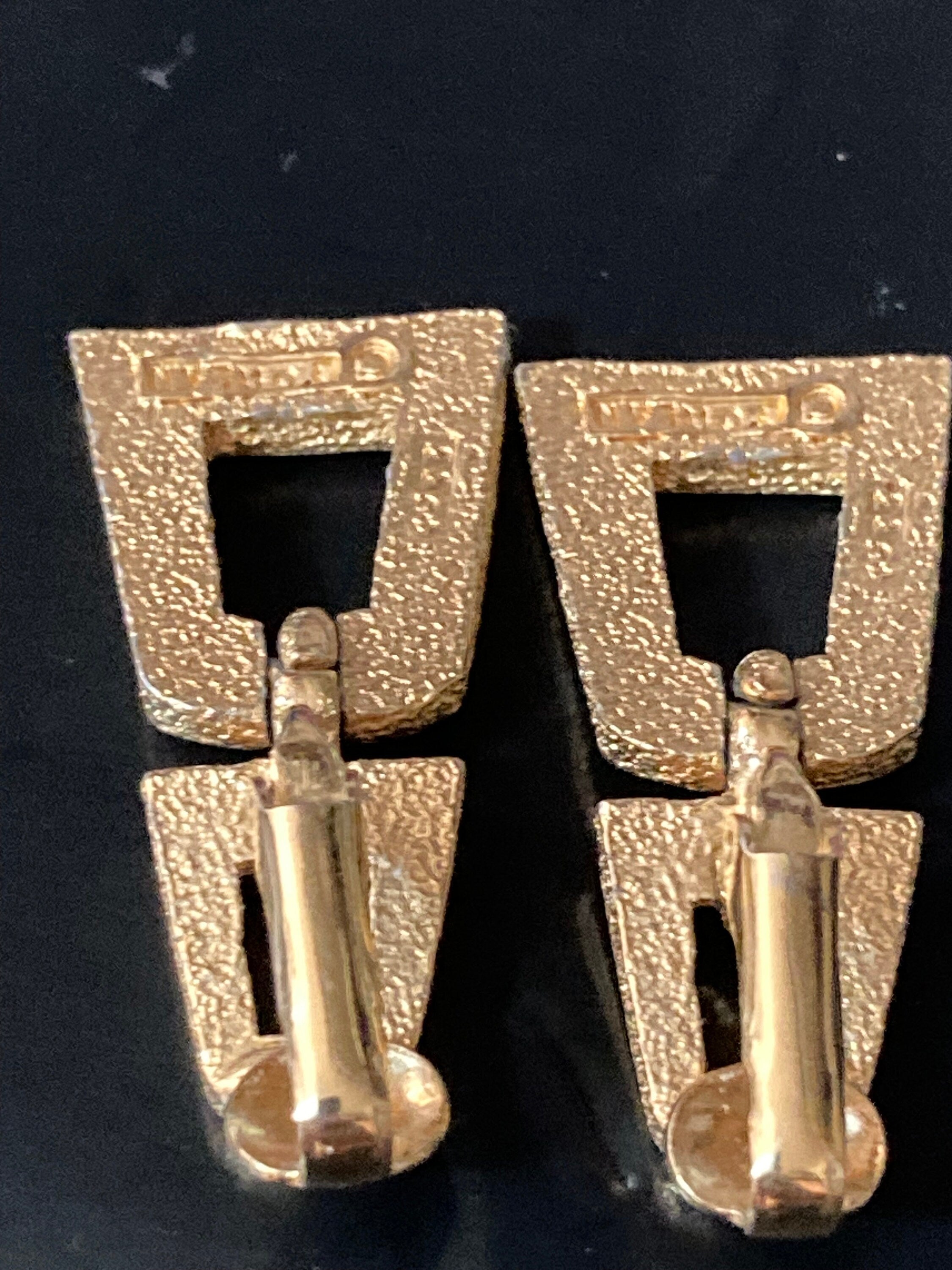 Signed d’orlan modernist gold tone door knocker clip on earrings DORLAN