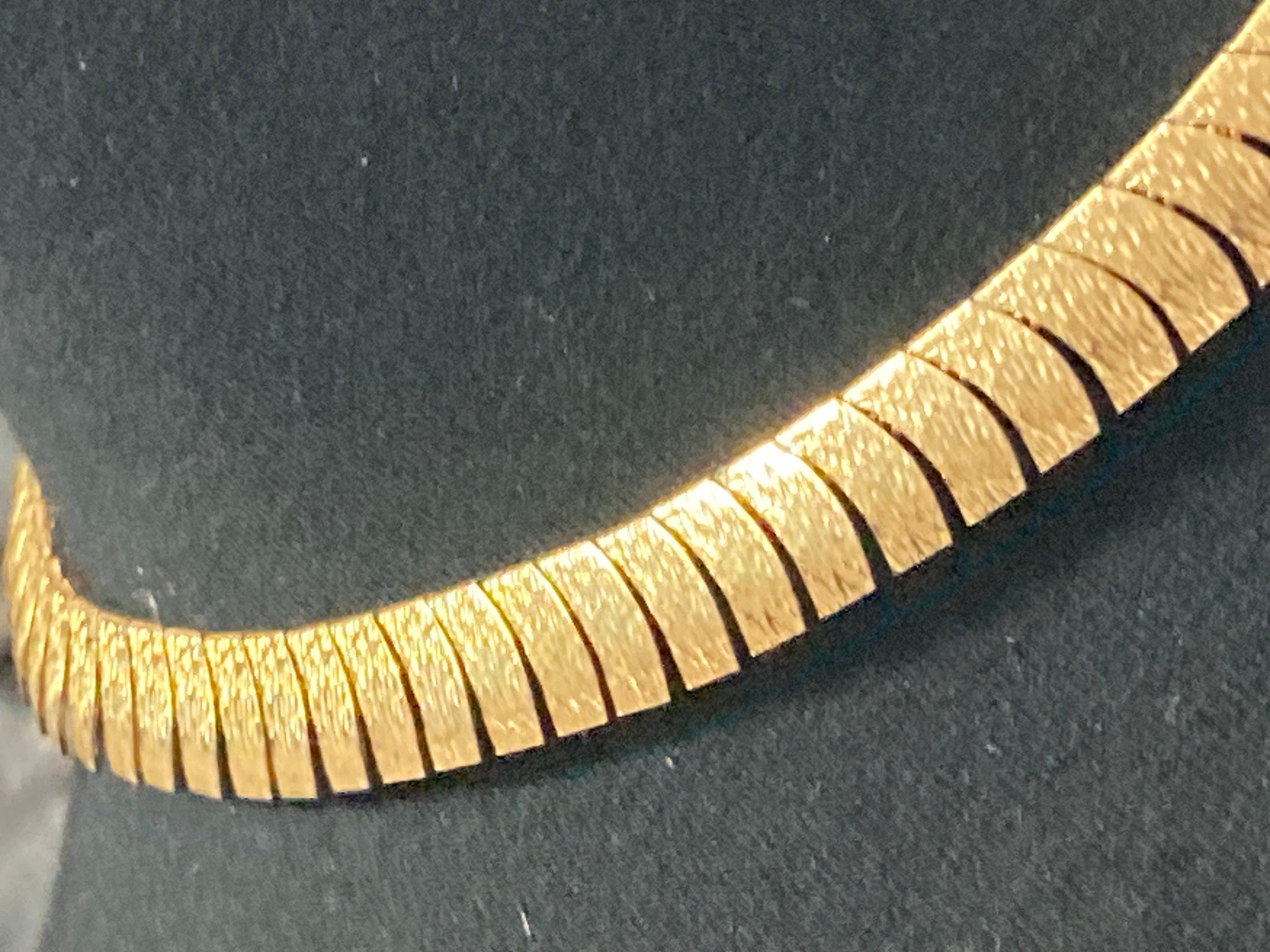 Vintage cleopatra Egyptian gold tone wide textured fringed choker necklace
