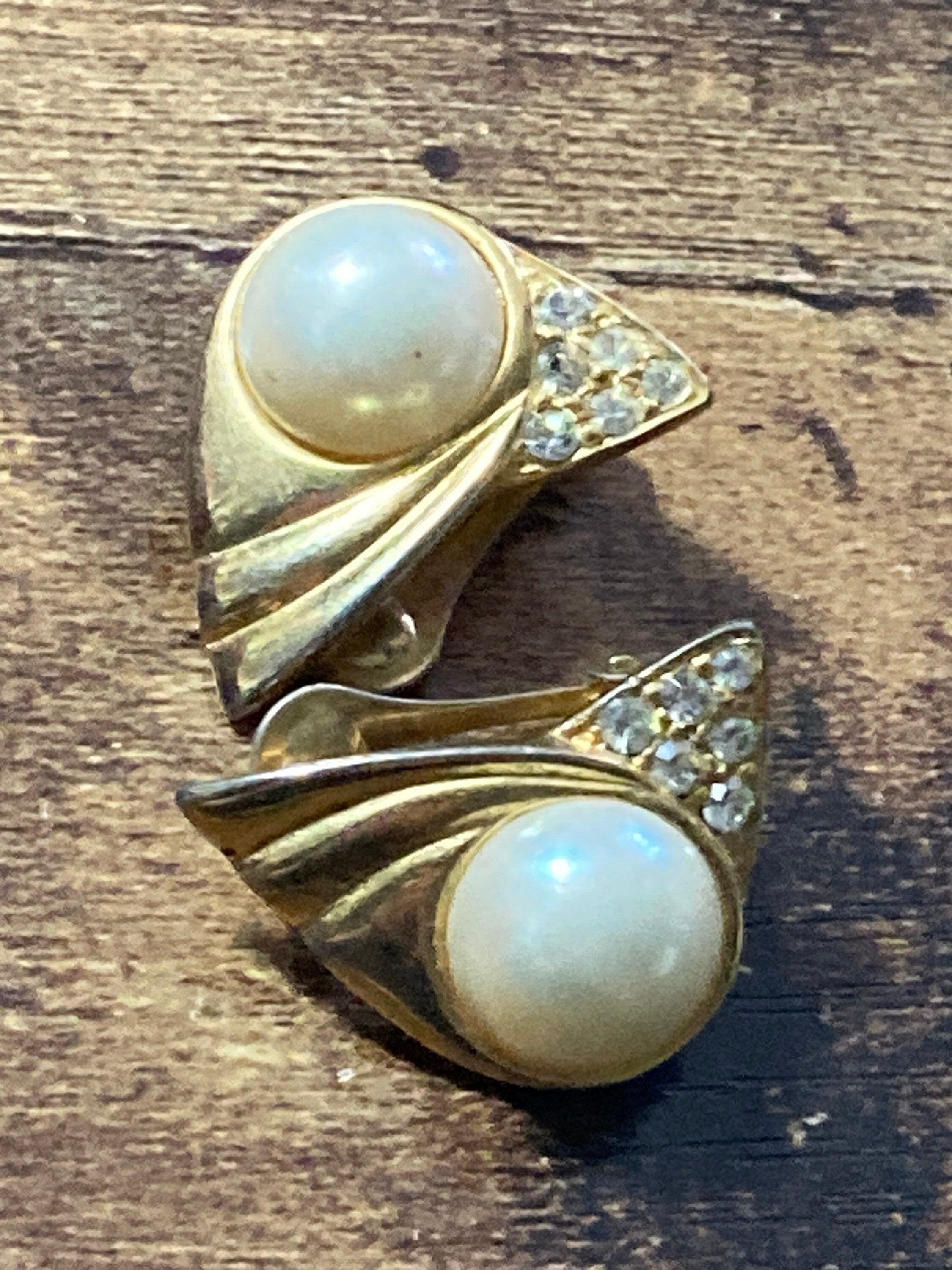 Signed Vendome Vintage gold tone faux pearl Clip On Earrings with clear rhinestone Diamanté