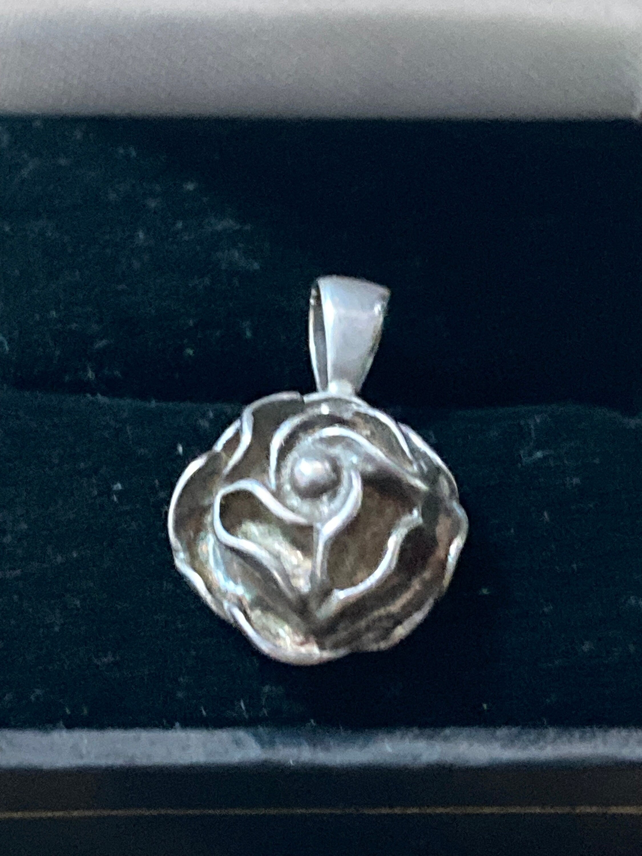 925 sterling silver floral rose pendant for a chain