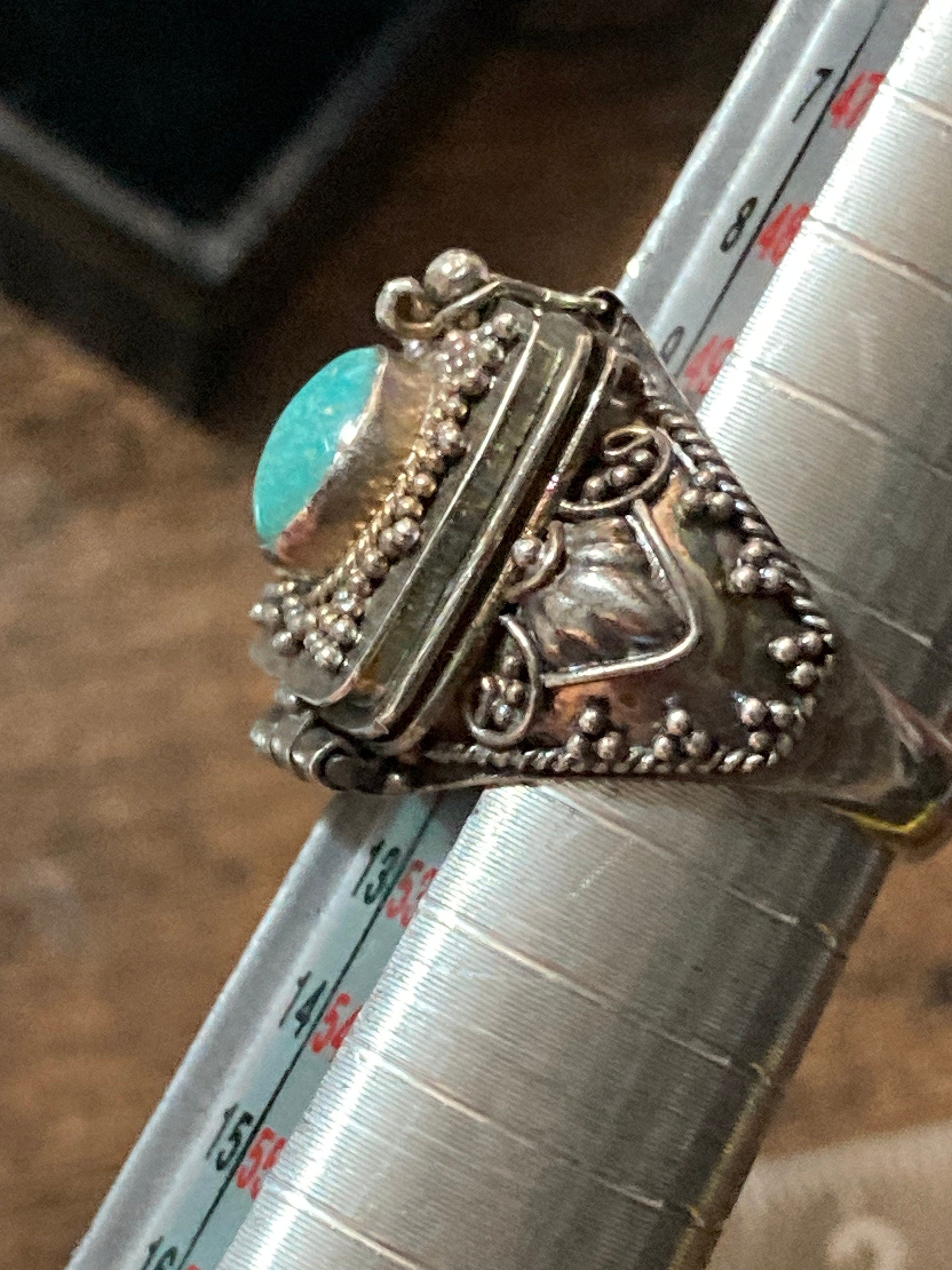 Vintage SIZE L 925 sterling silver and turquoise opening poison ring 5.5gram