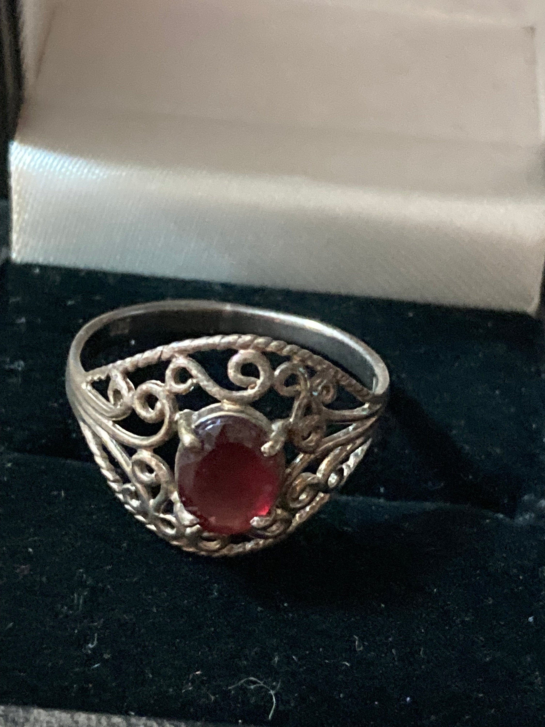 Vintage Ruby Red Garnet Almandine Gem set sterling 925 silver filigree dress ring size uk R
