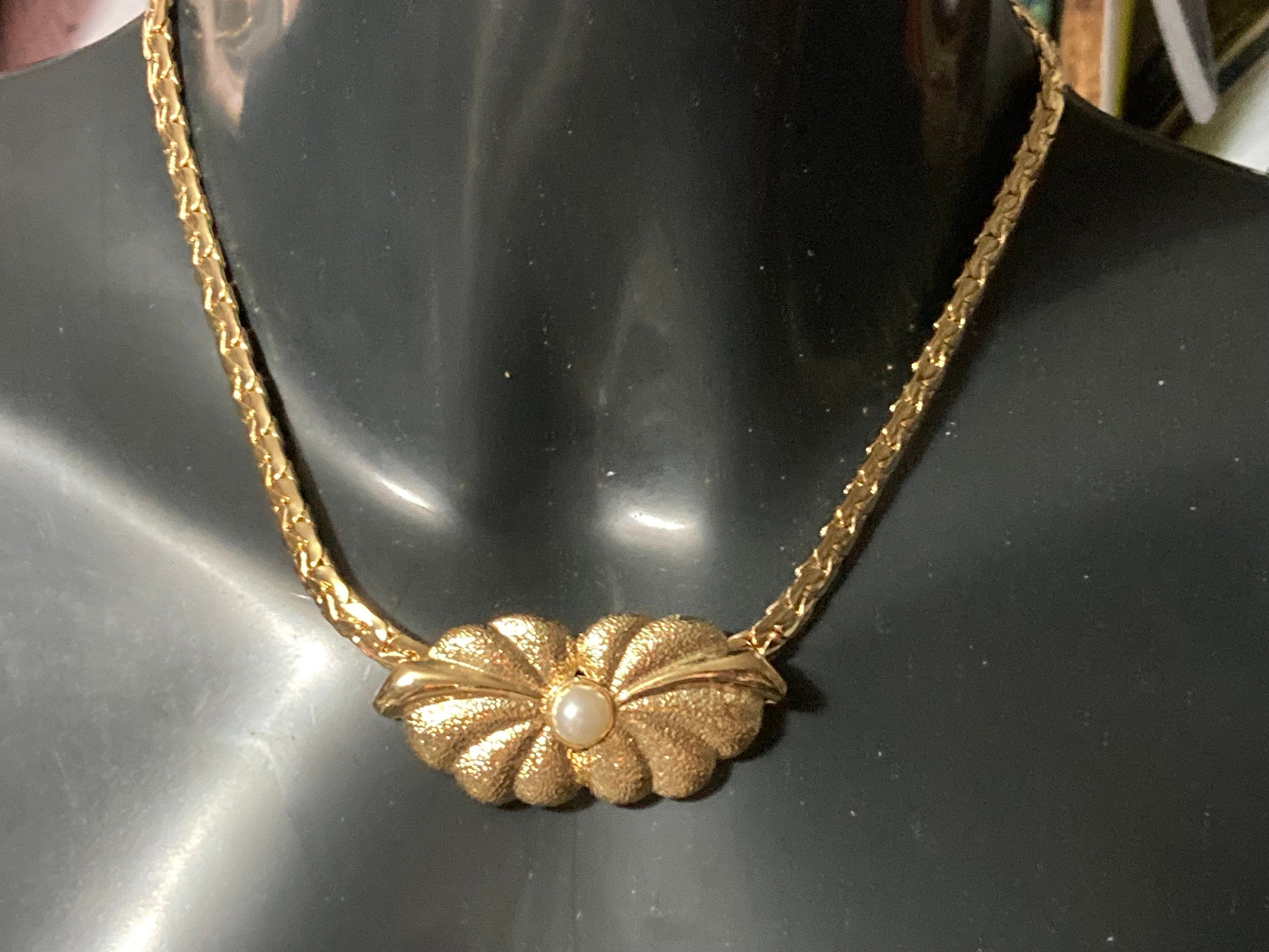 Vintage Gold Plated Leaf Necklace & Clip On Earrings: Faux Pearl Set