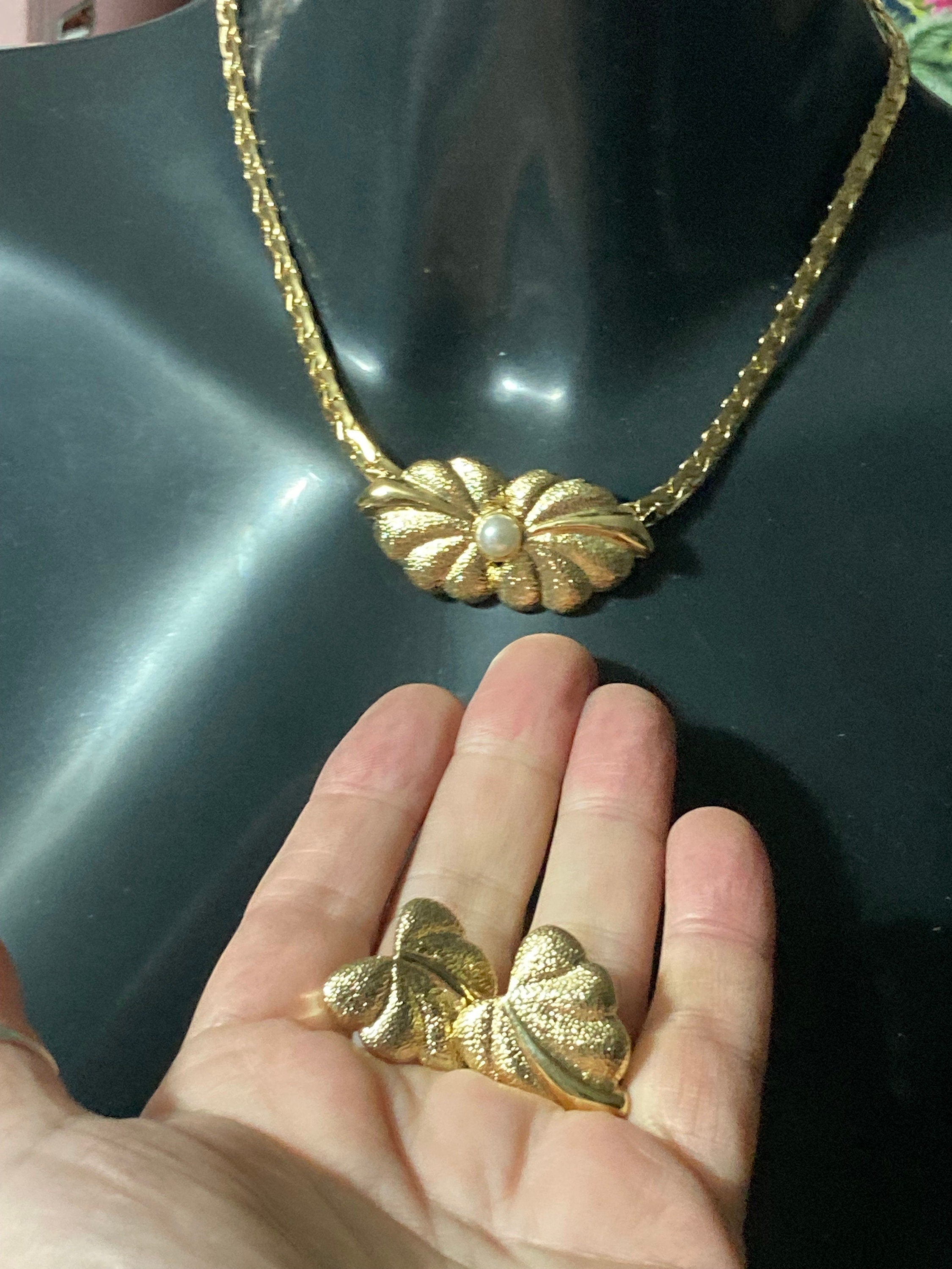 Vintage Gold Plated Leaf Necklace & Clip On Earrings: Faux Pearl Set