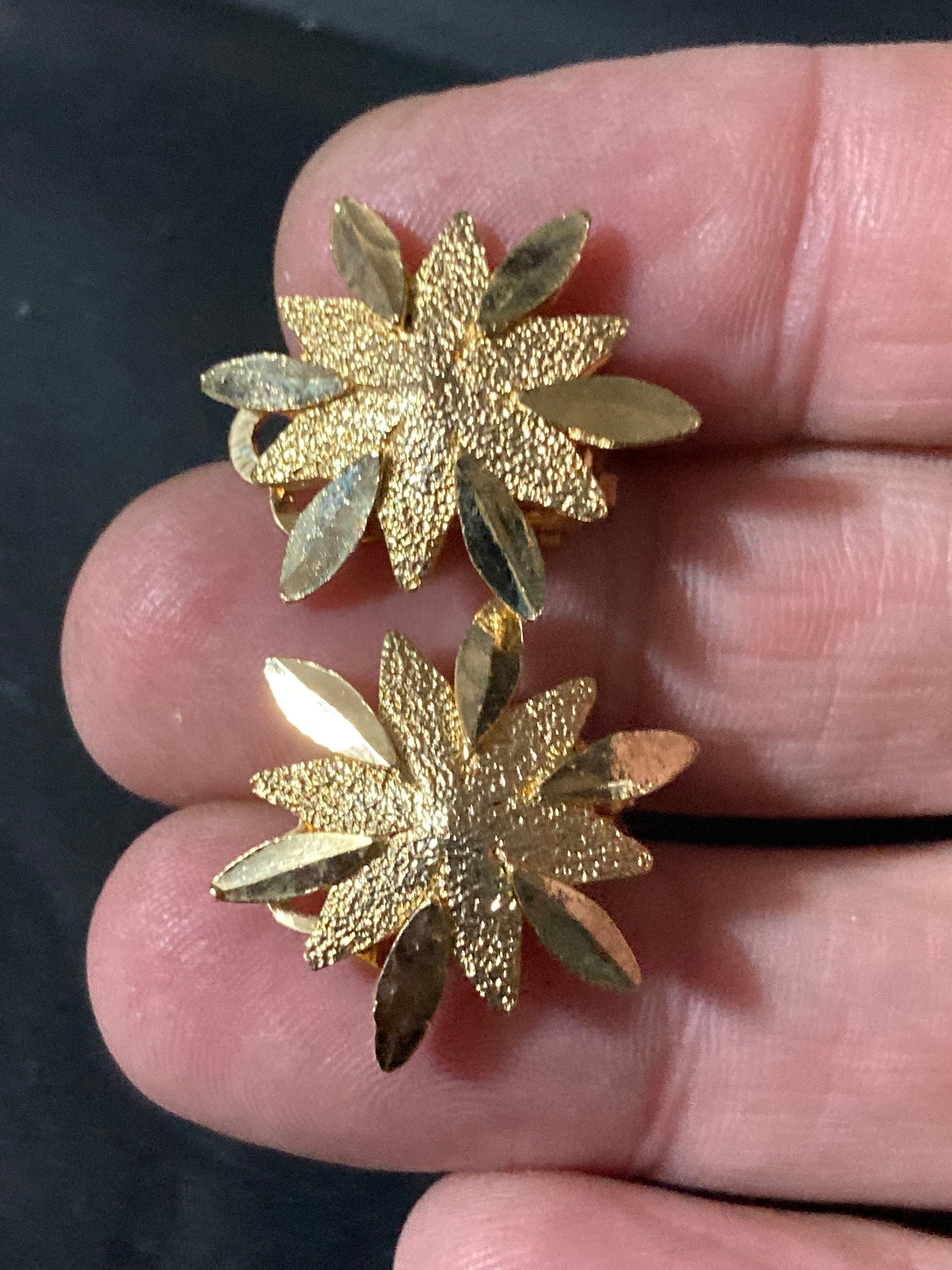 brutalist star gold tone clip on earrings old shop stock 1970s