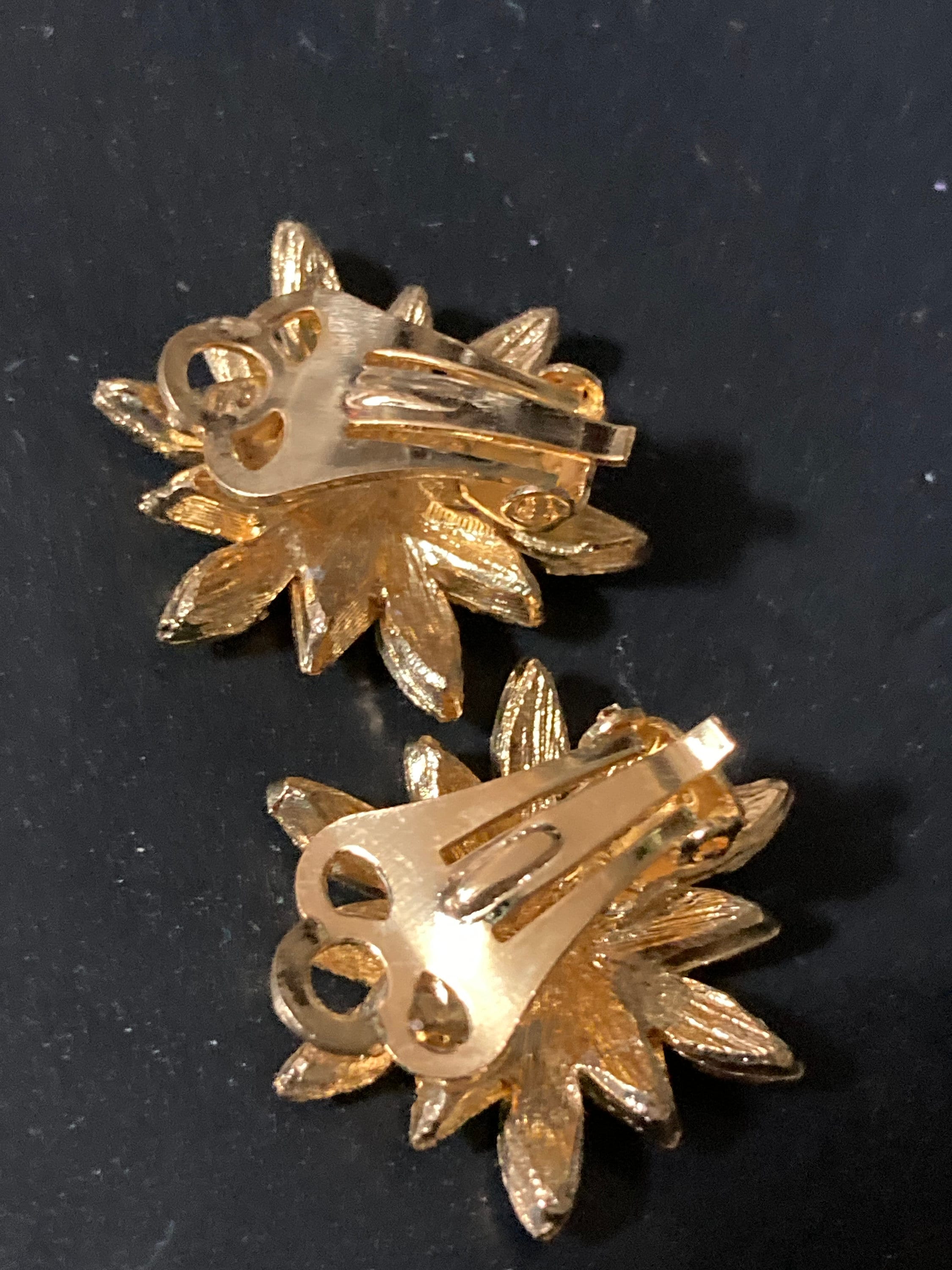 brutalist star gold tone clip on earrings old shop stock 1970s