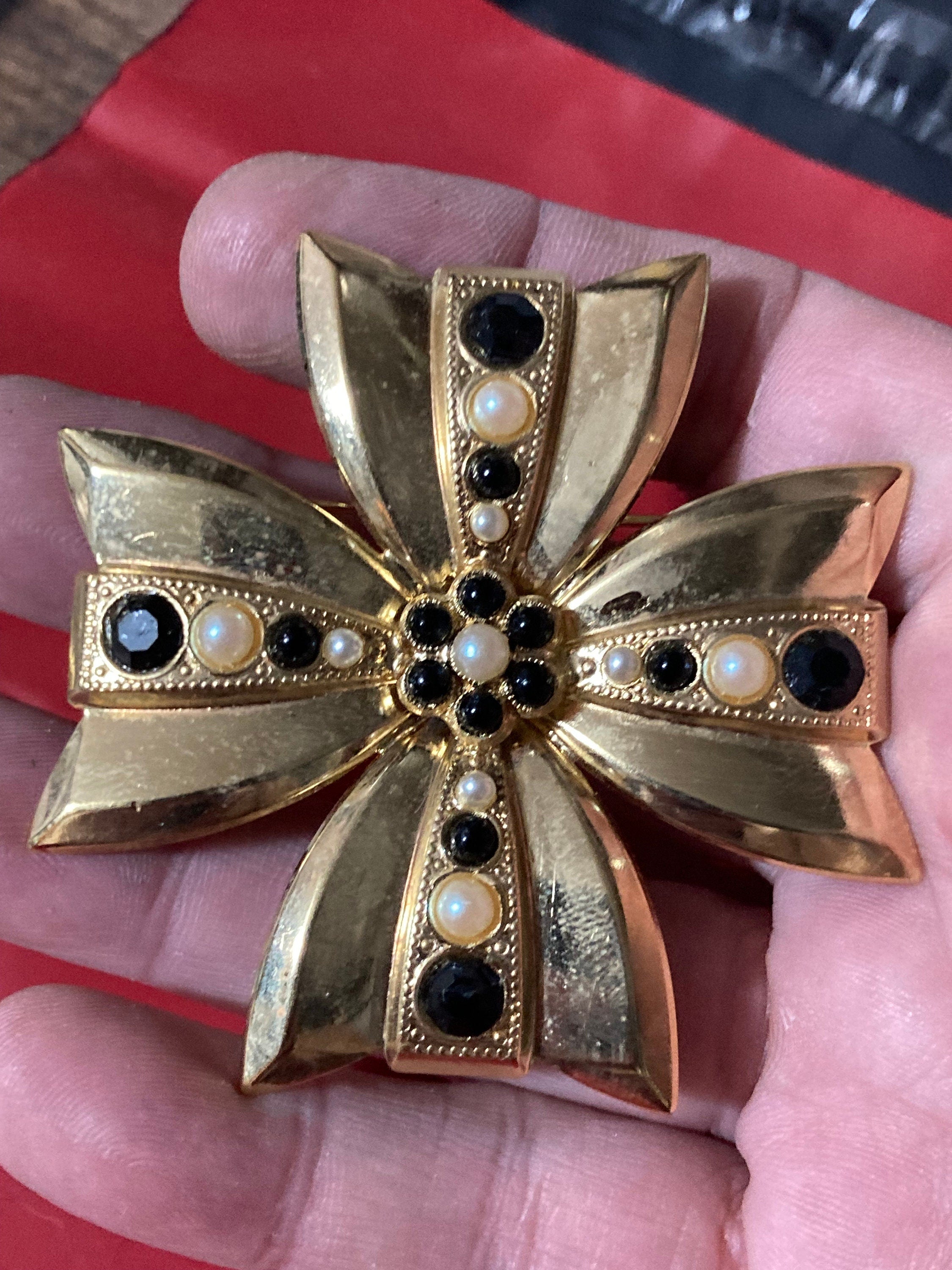 Vintage Gold Tone Maltese Cross Brooch: Black Diamanté & Faux Pearl