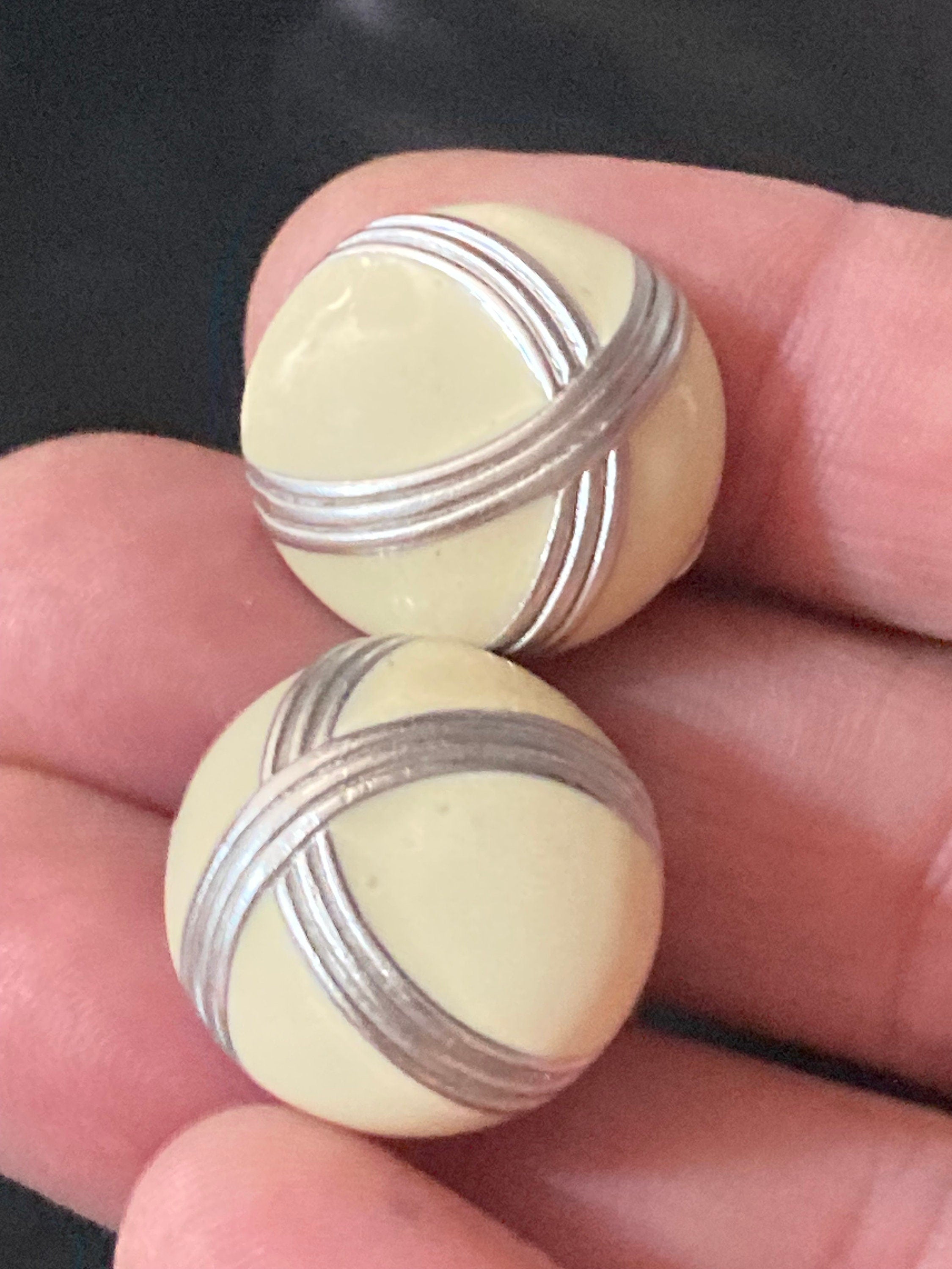 Signed MONET Vintage silver tone cream beige neutral enamel disc clip on earrings