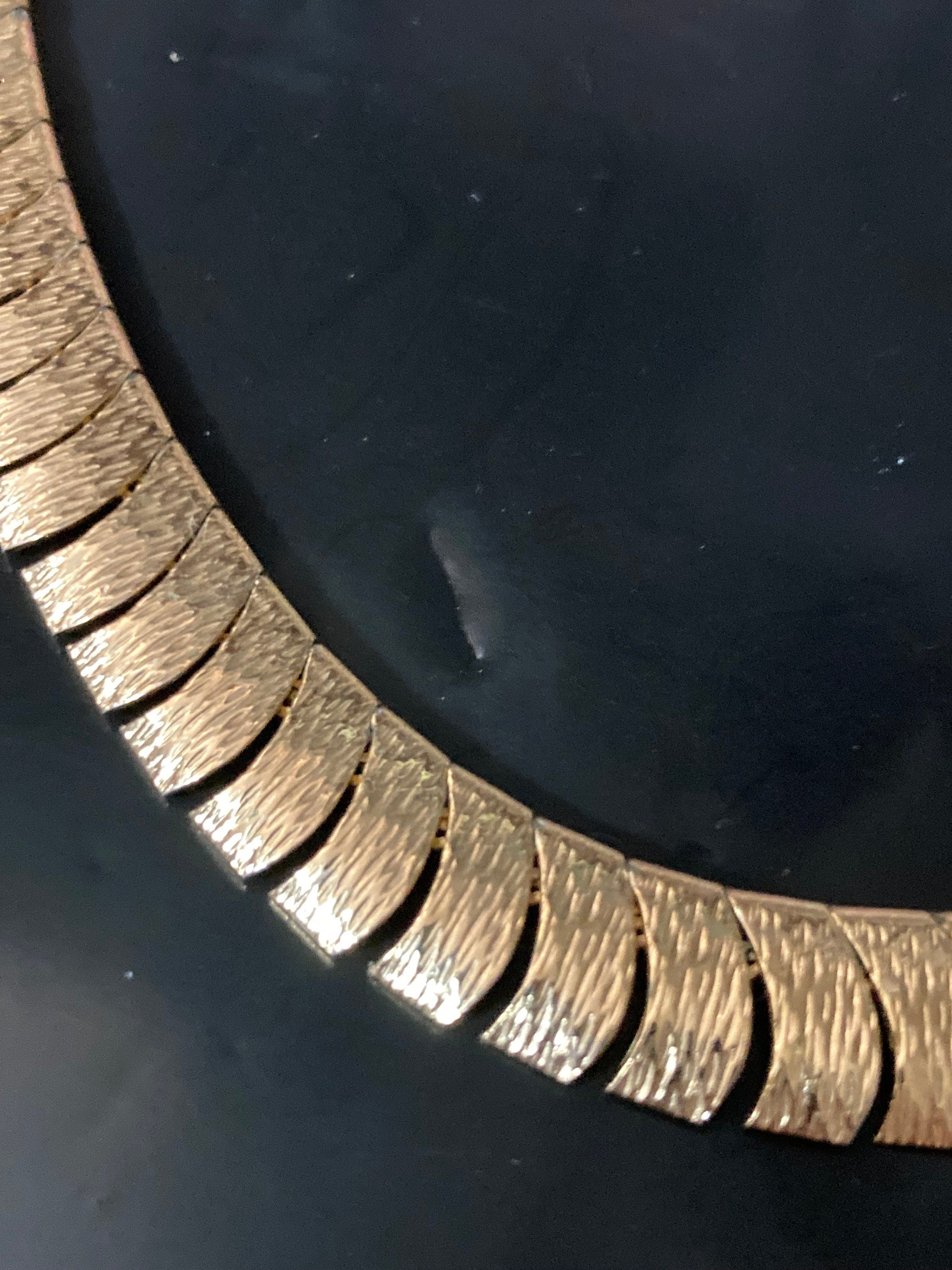 Vintage cleopatra Egyptian gold tone wide textured fringed choker necklace