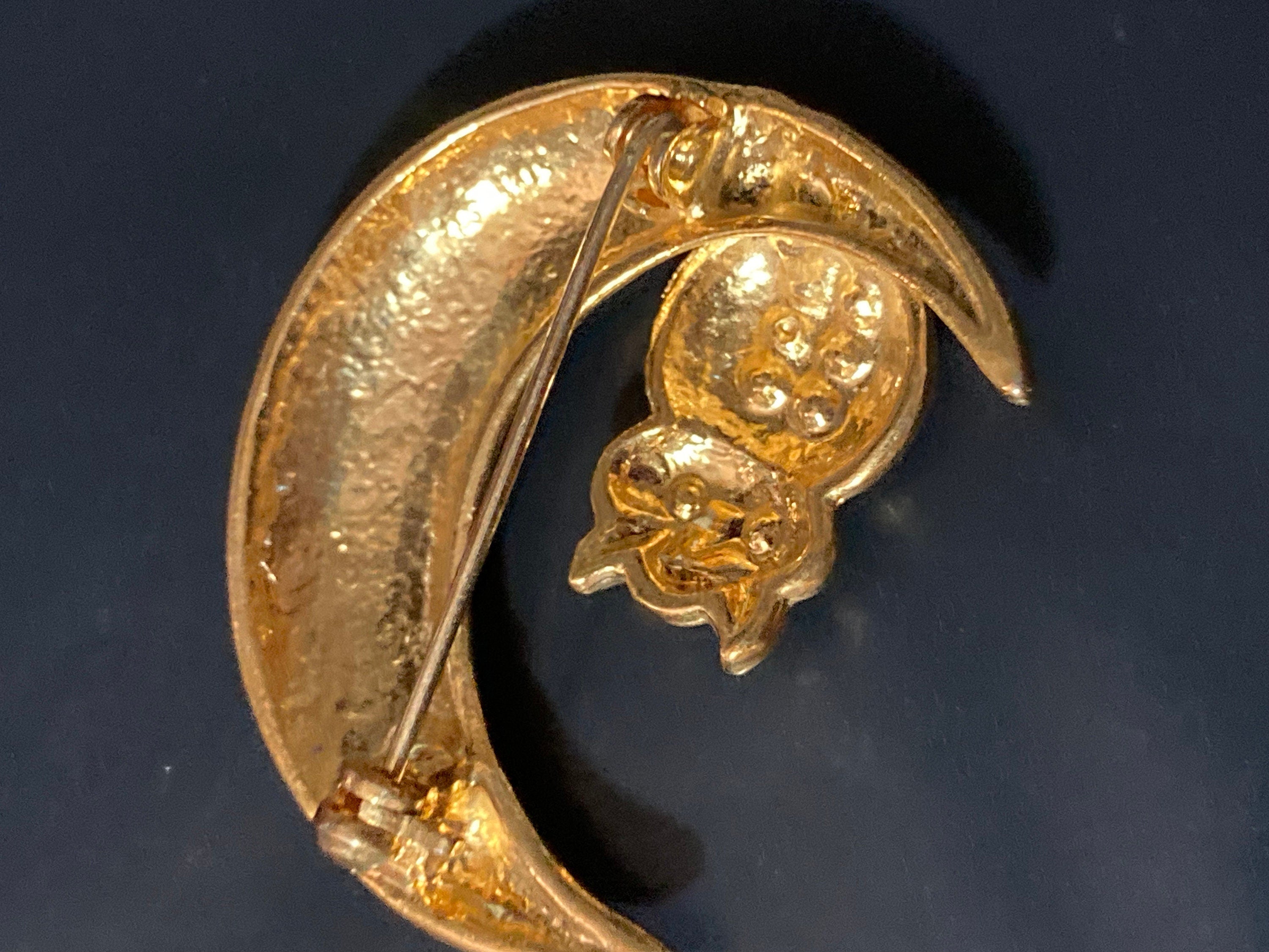 Retro owl on a crescent moon diamanté crystal brooch emerald eyes silver and gold tone