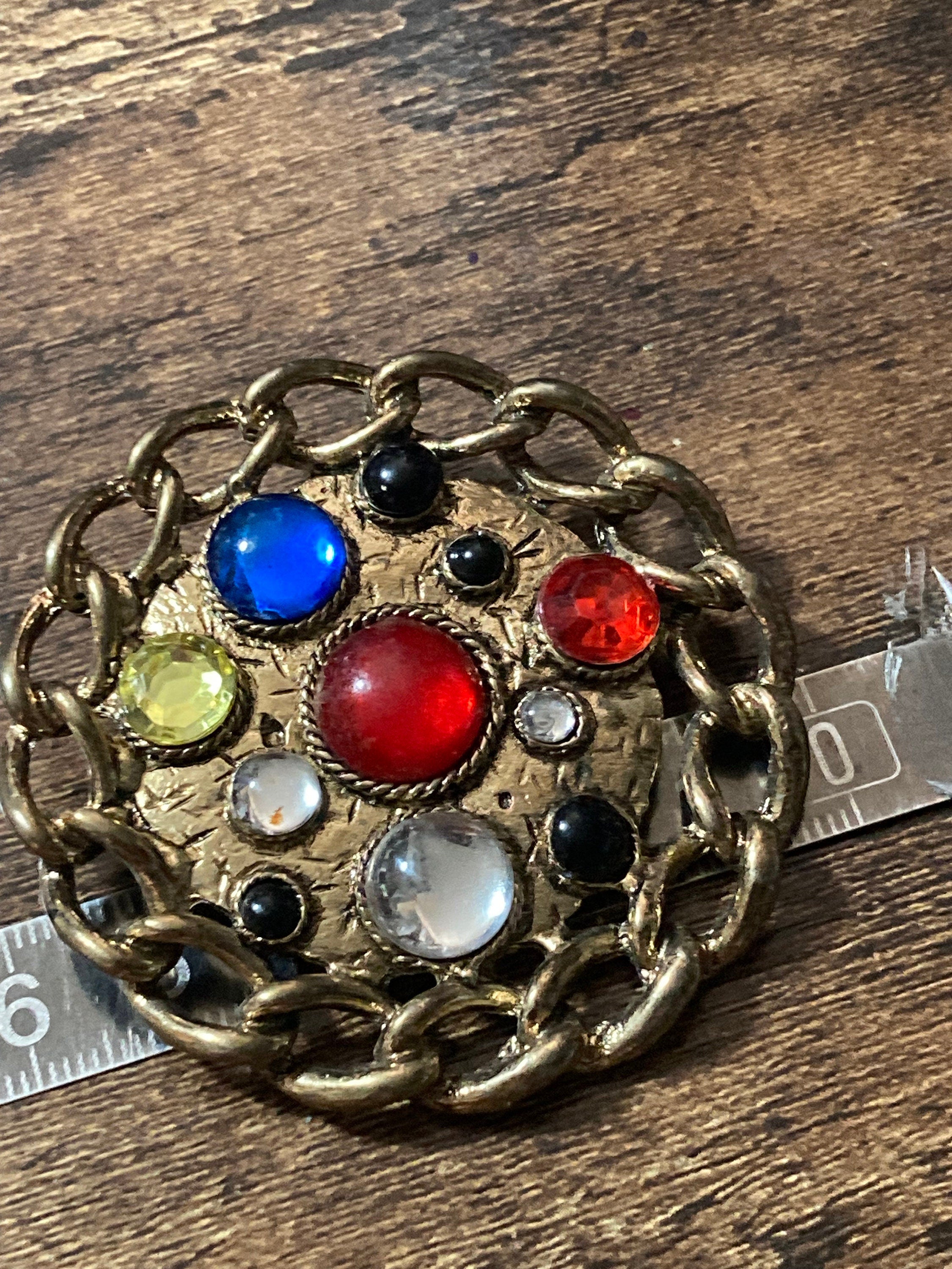 Gripoix Style Brooch: Gold Tone Floral Cabochon Chain Link (5.5cm)