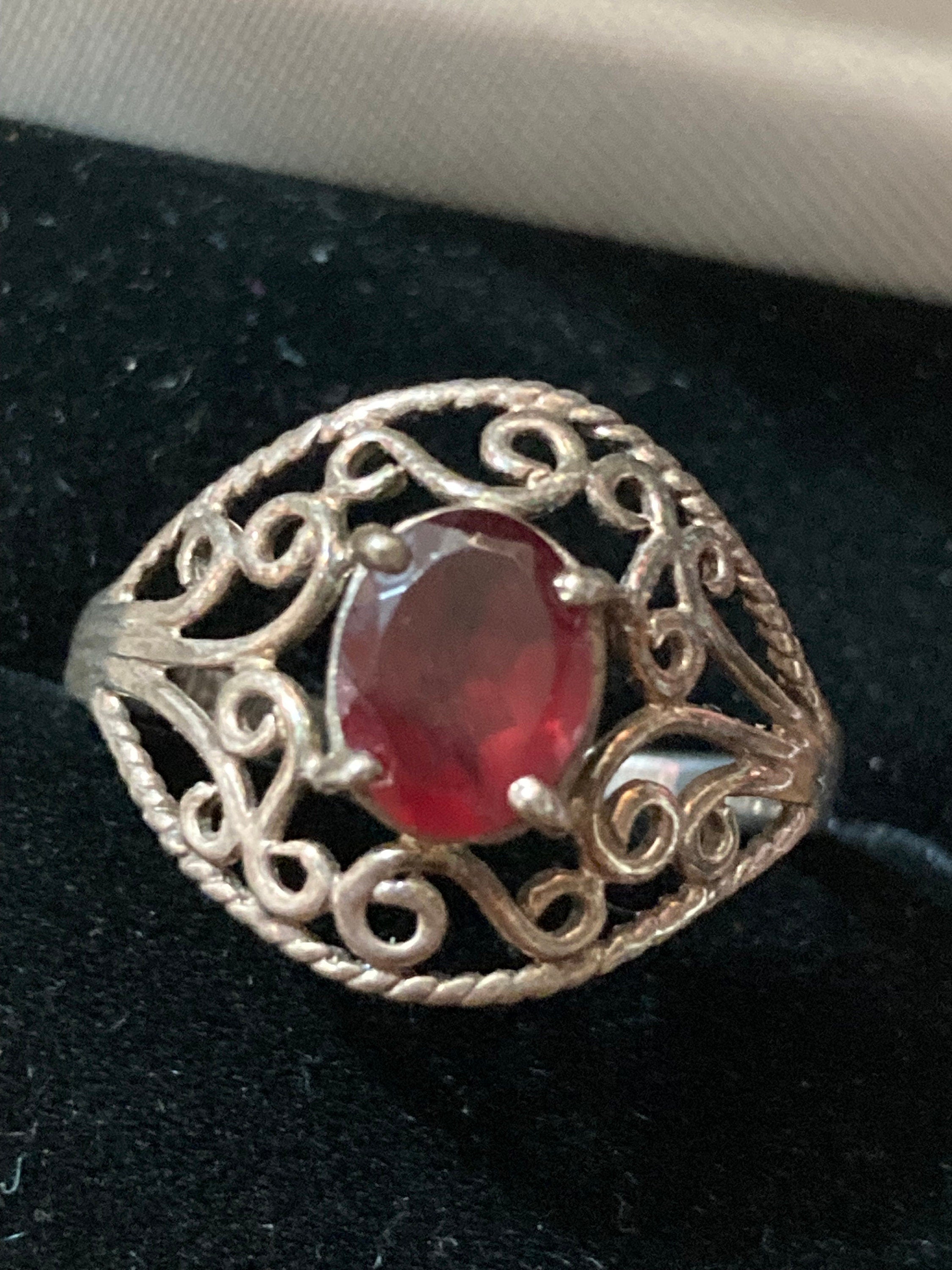 Vintage Ruby Red Garnet Almandine Gem set sterling 925 silver filigree dress ring size uk R