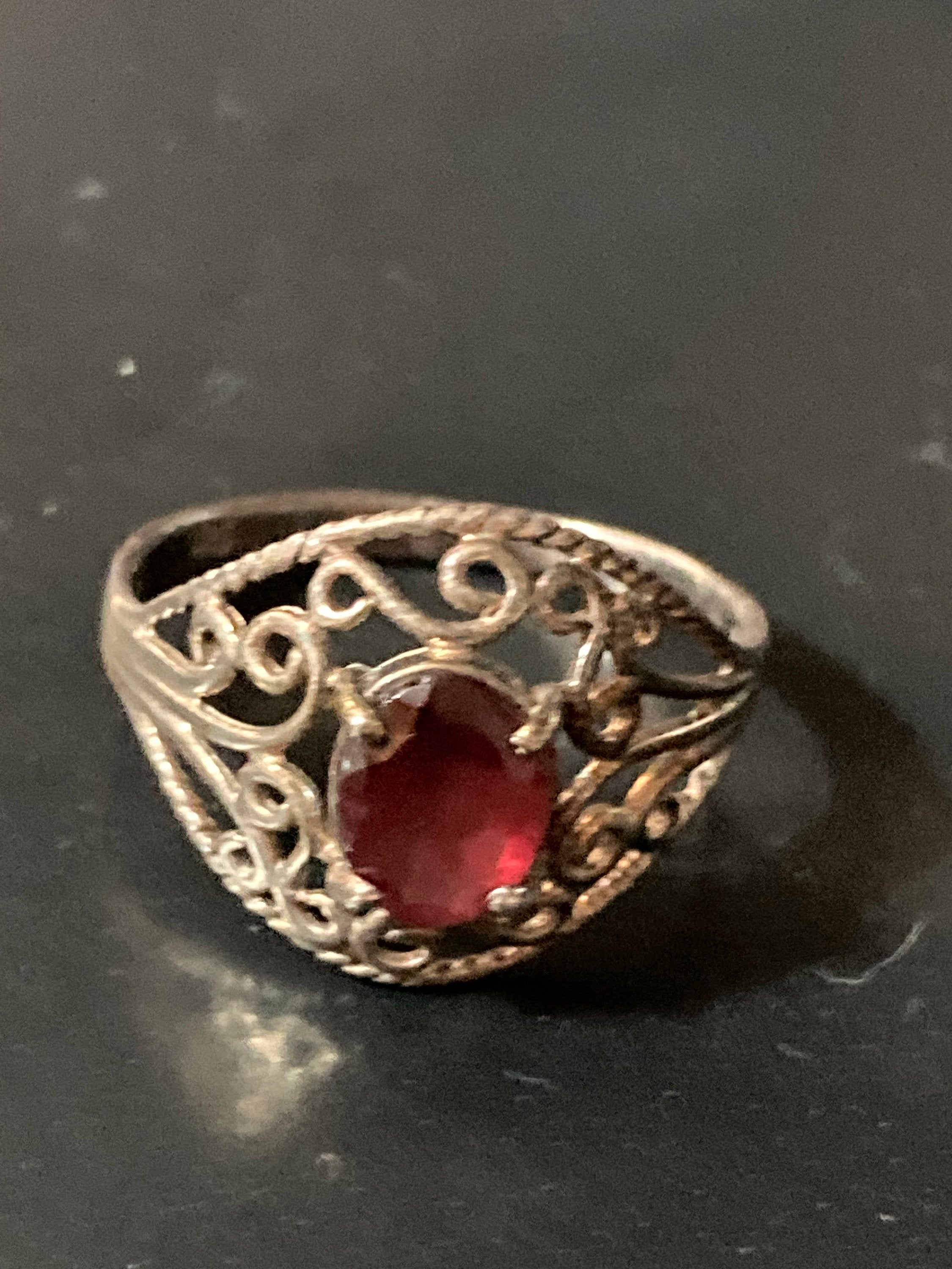 Vintage Ruby Red Garnet Almandine Gem set sterling 925 silver filigree dress ring size uk R