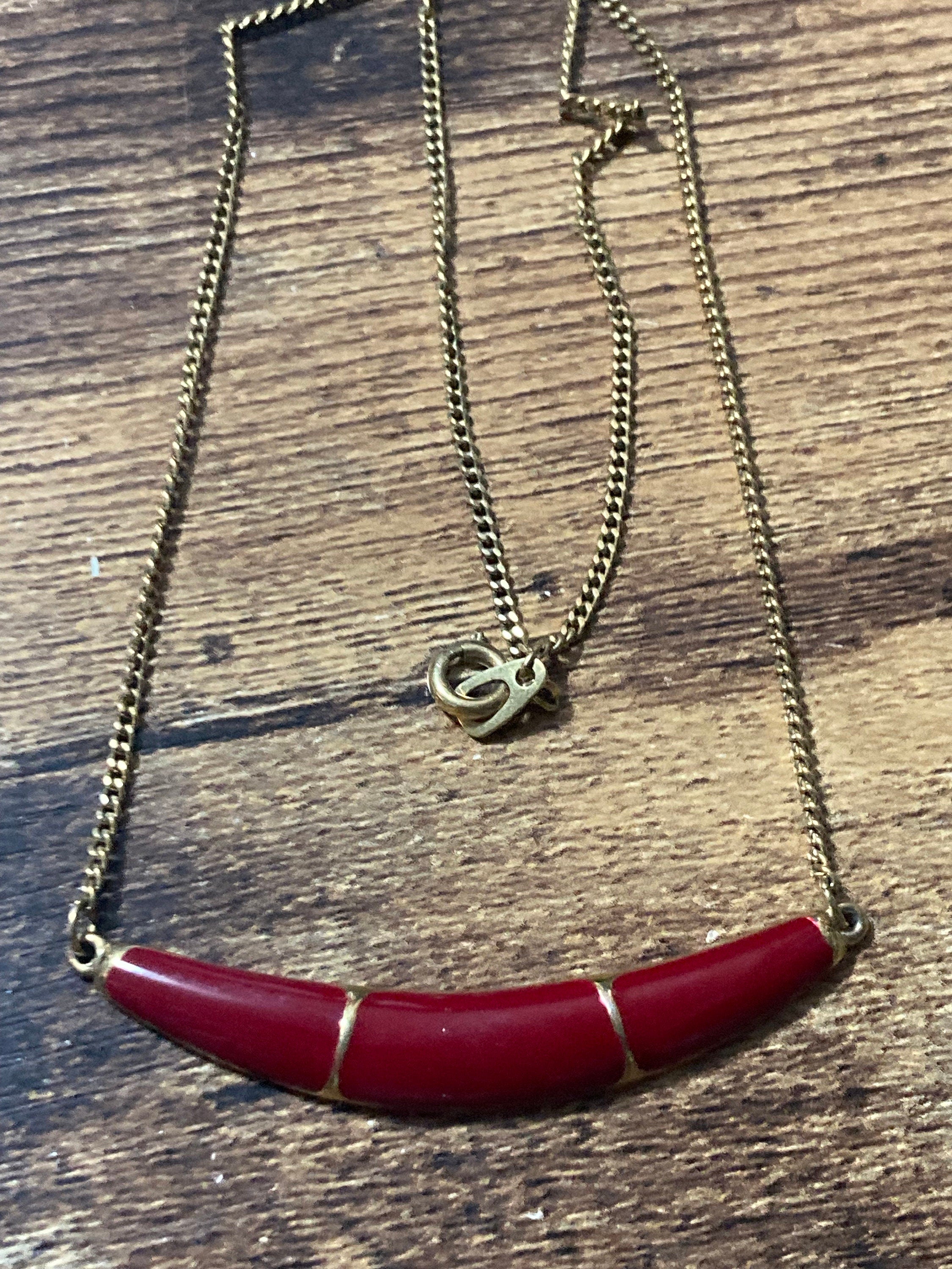 Petite neck 38cm Vintage Red enamel dainty gold tone choker necklace