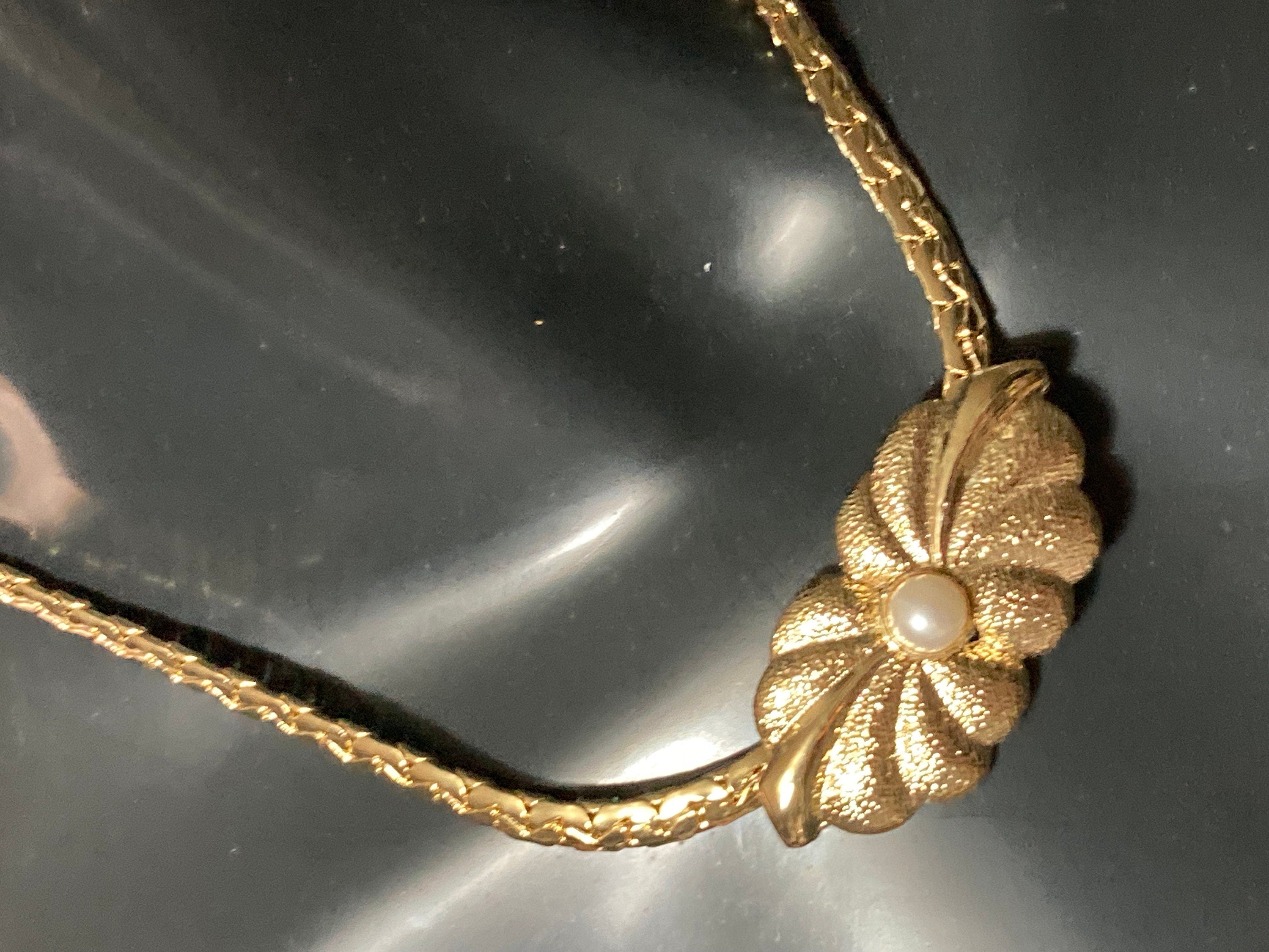 Vintage Gold Plated Leaf Necklace & Clip On Earrings: Faux Pearl Set