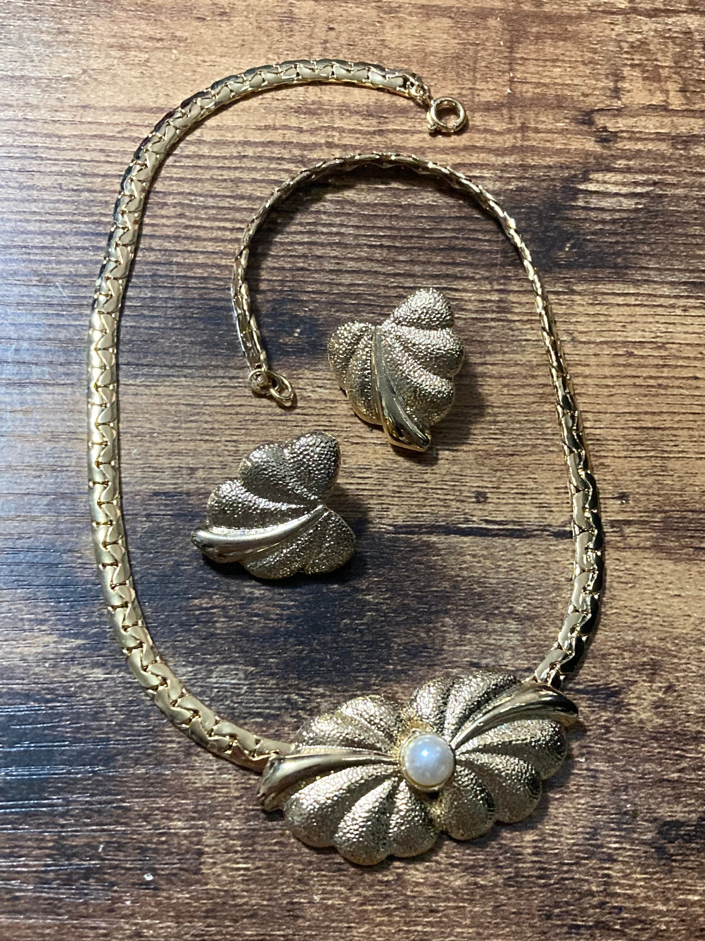 Vintage Gold Plated Leaf Necklace & Clip On Earrings: Faux Pearl Set