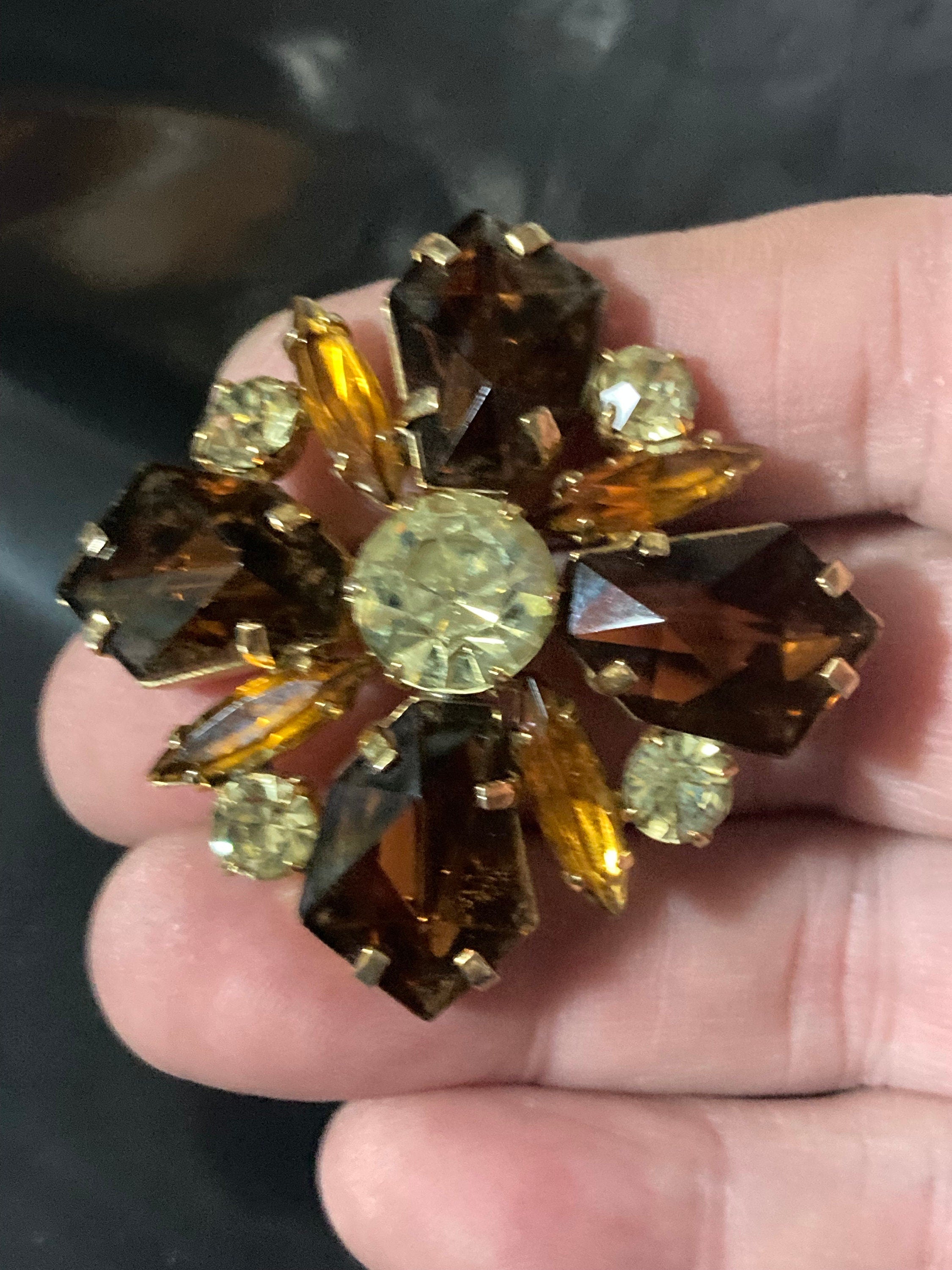 Large vintage modernist gold tone brown cognac glass star brooch