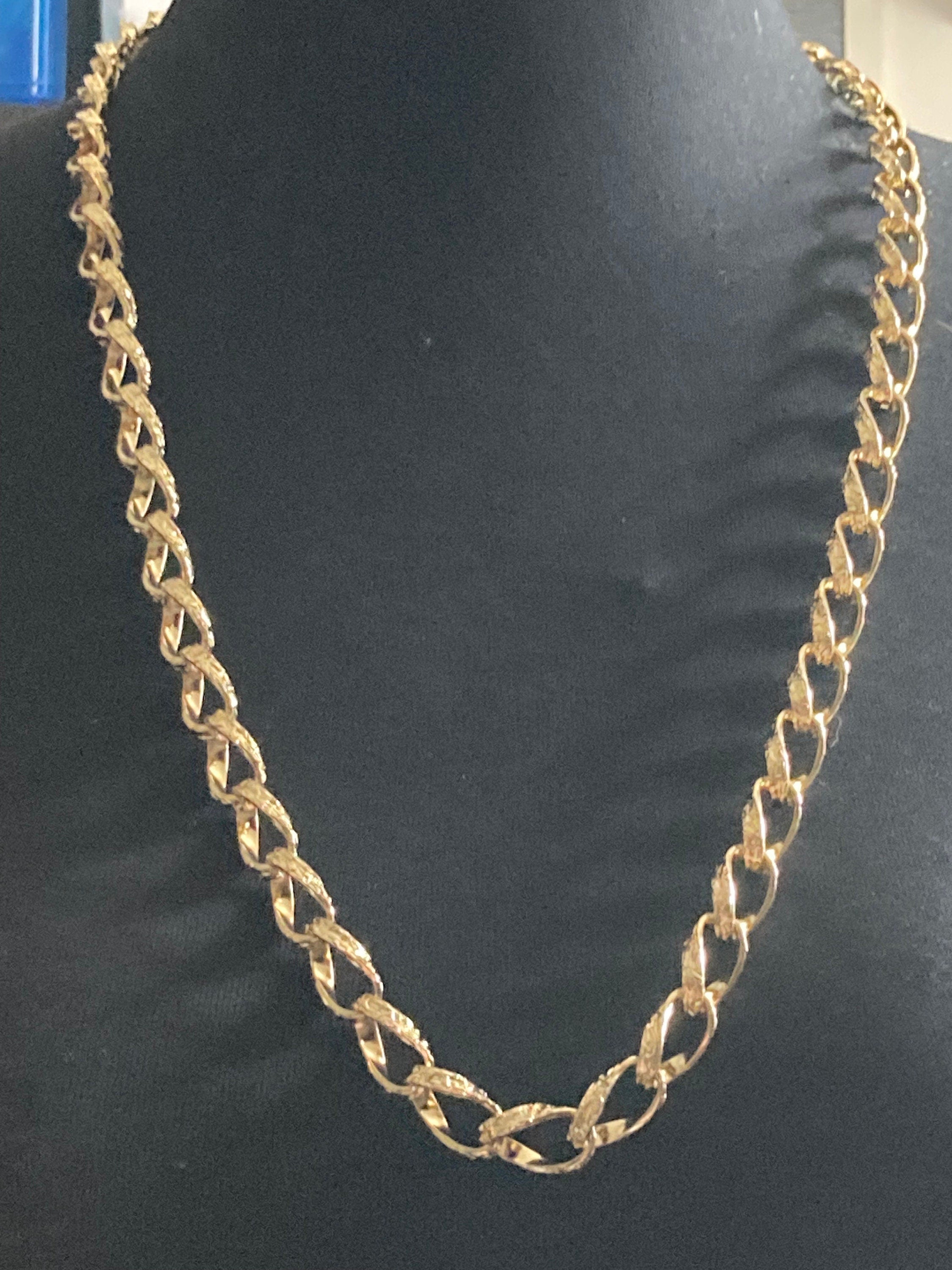 75cm 29.5 inch long 1980s chunky gold plated etched wide fancy link curb chain necklace for layering