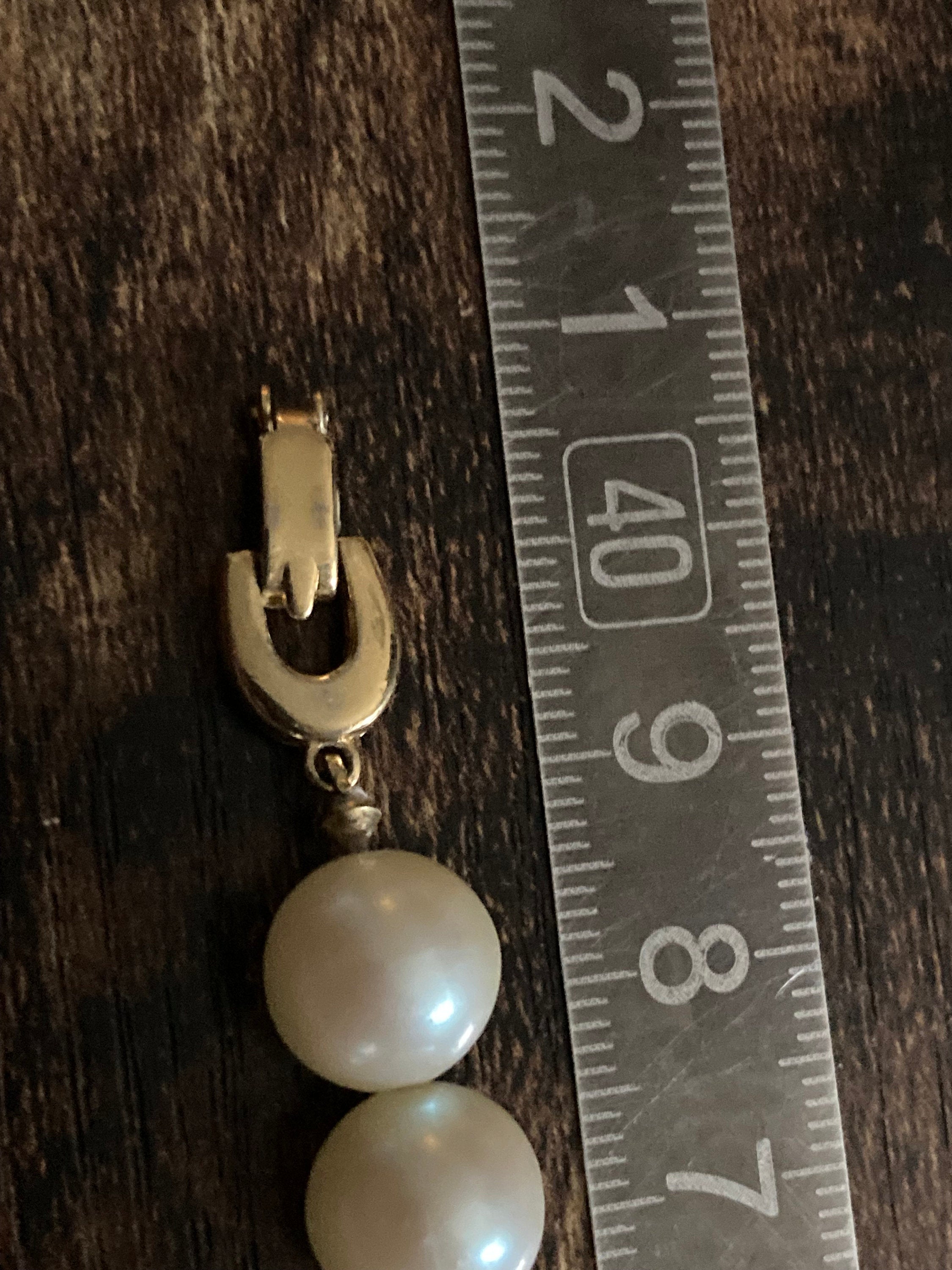 Signed Richelieu designer nautical sea shell and faux pearl Vintage Gold Tone choker necklace