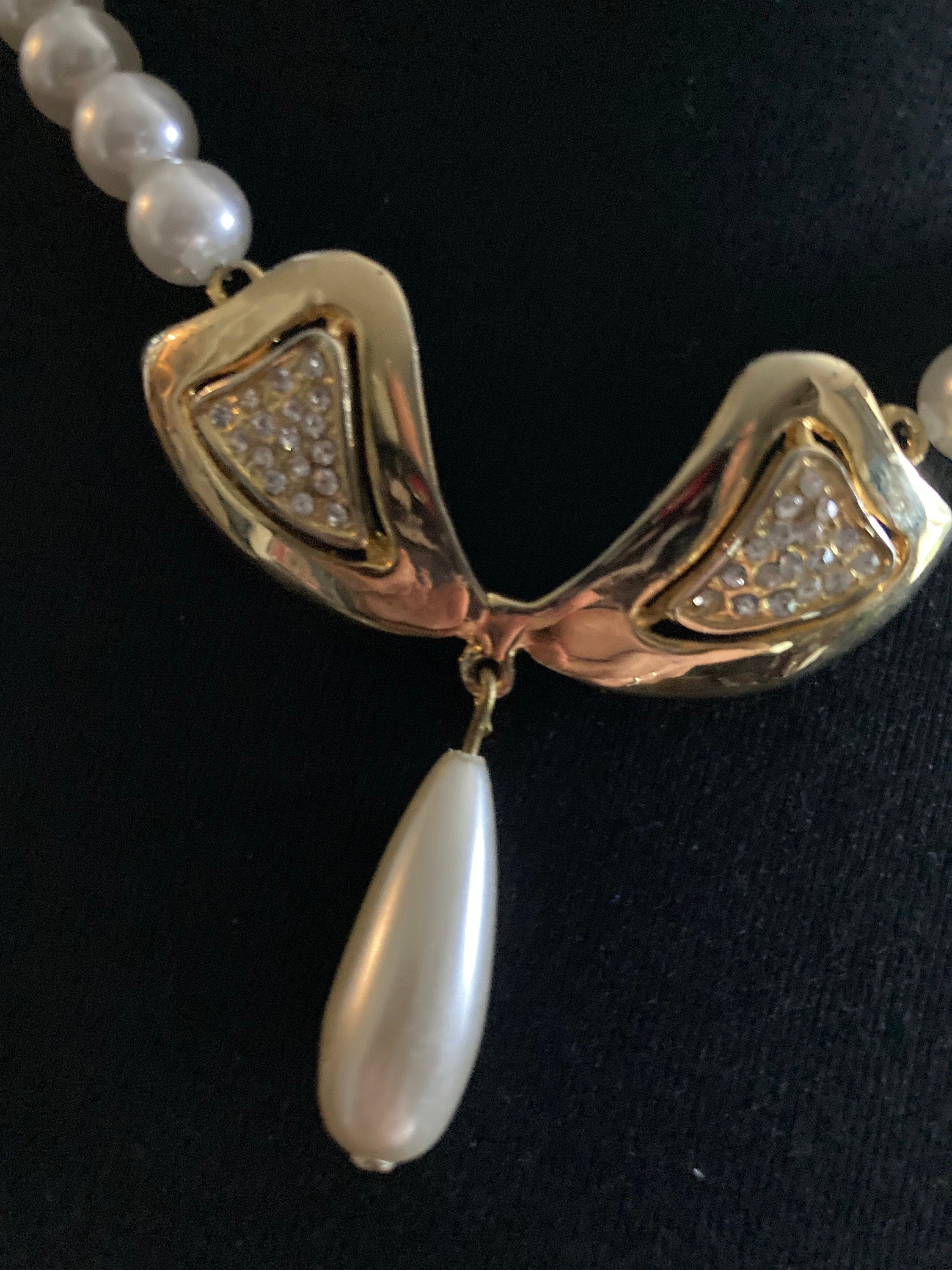 Faux single strand Pearl necklace paste pendant vintage retro beaded diamanté gold tone dropper 1980s retro