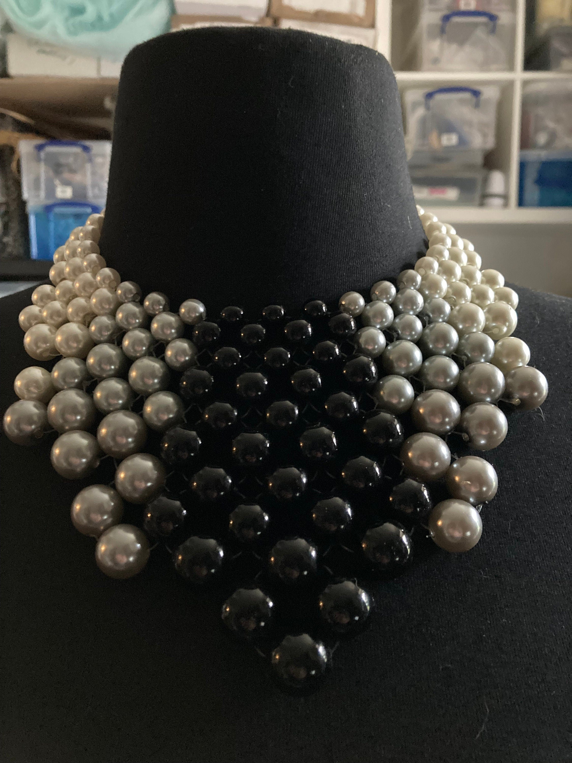 Retro chunky grey black white faux pearl ball beaded wide bib choker necklace