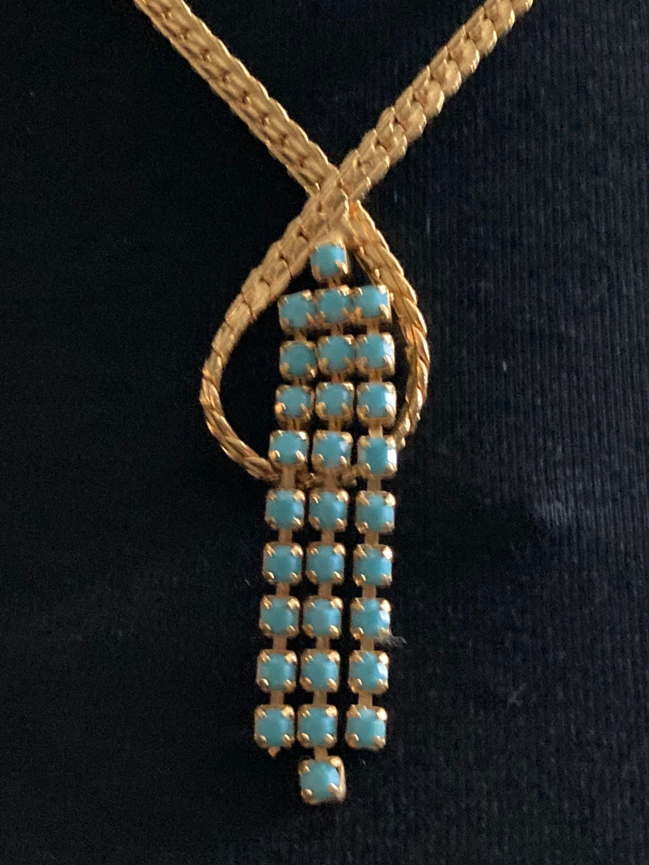 Vintage gold tone mesh lariat drop necklace with turquoise glass paste stones