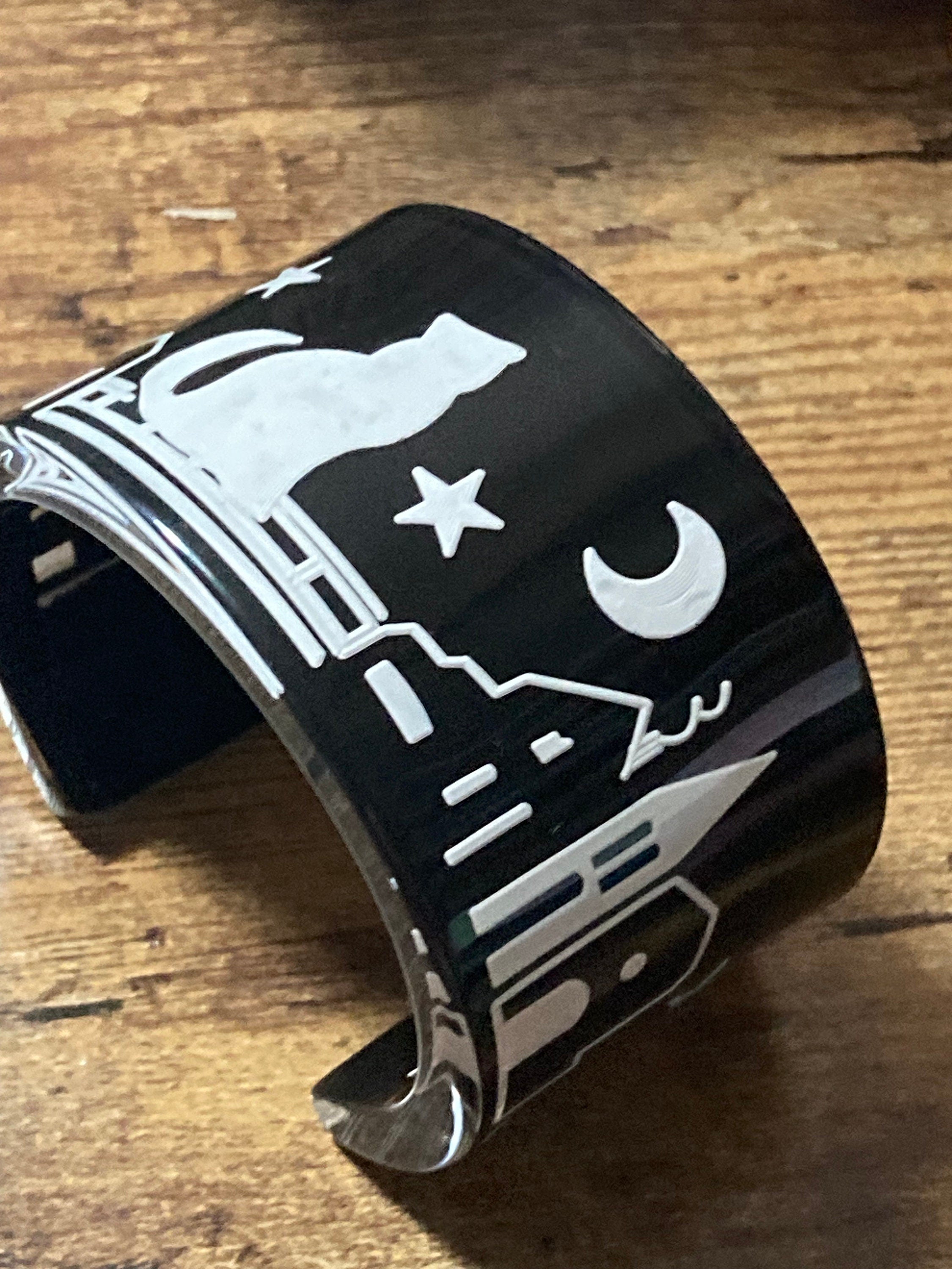 Vintage JMP night cat Jean Marie Poinot designer acrylic black and white cats bangle