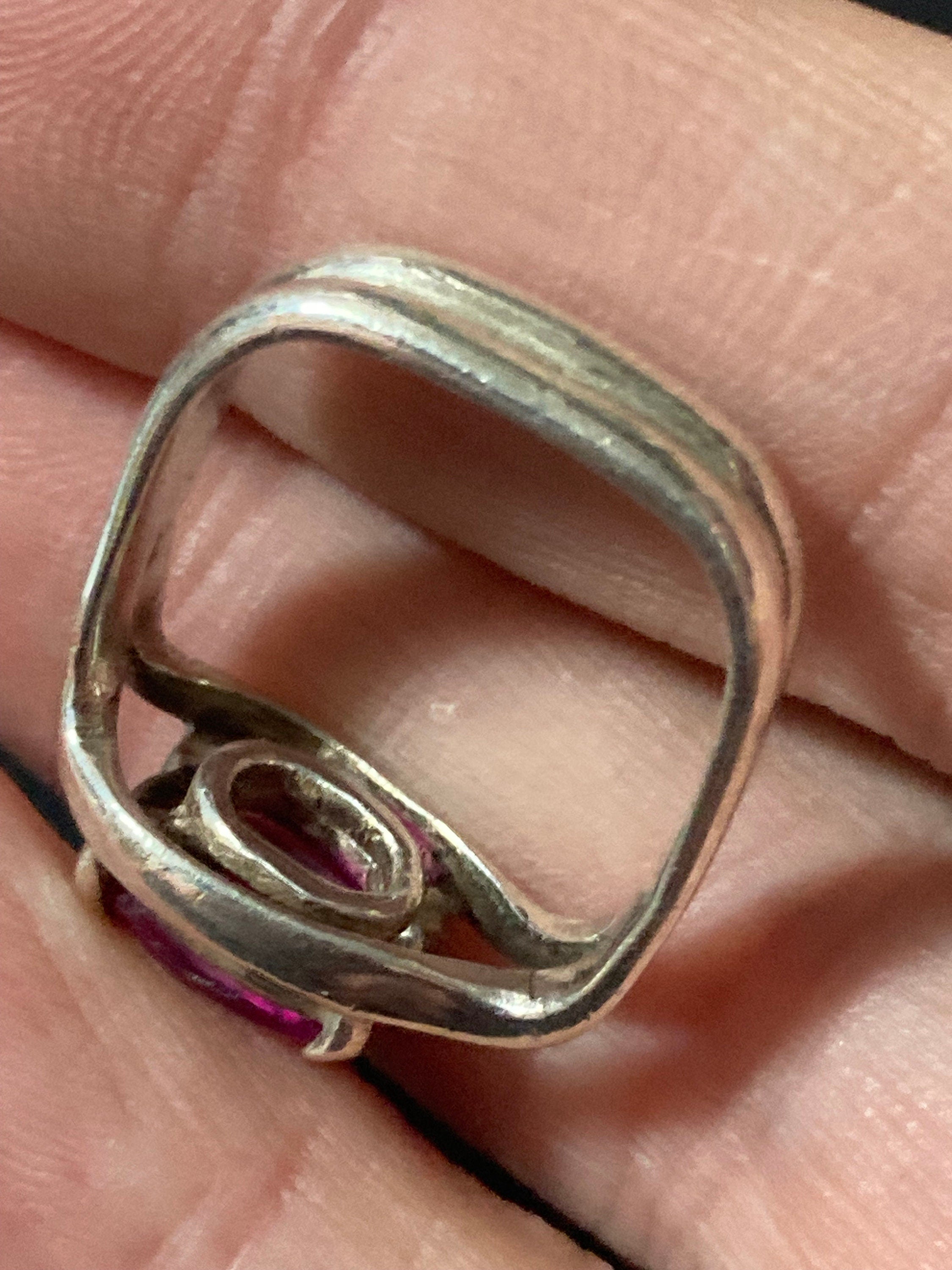 925 sterling silver bright pink gem set diamanté dress ring size M 4.5 grams modernist SQUARE design