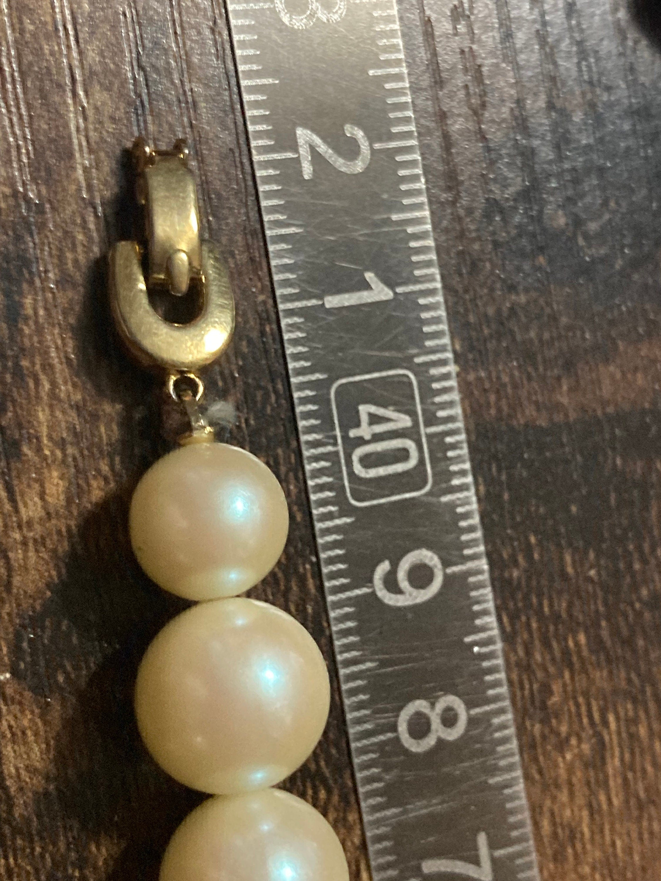 Signed Richelieu designer faux pearl Vintage Gold Tone collar necklace