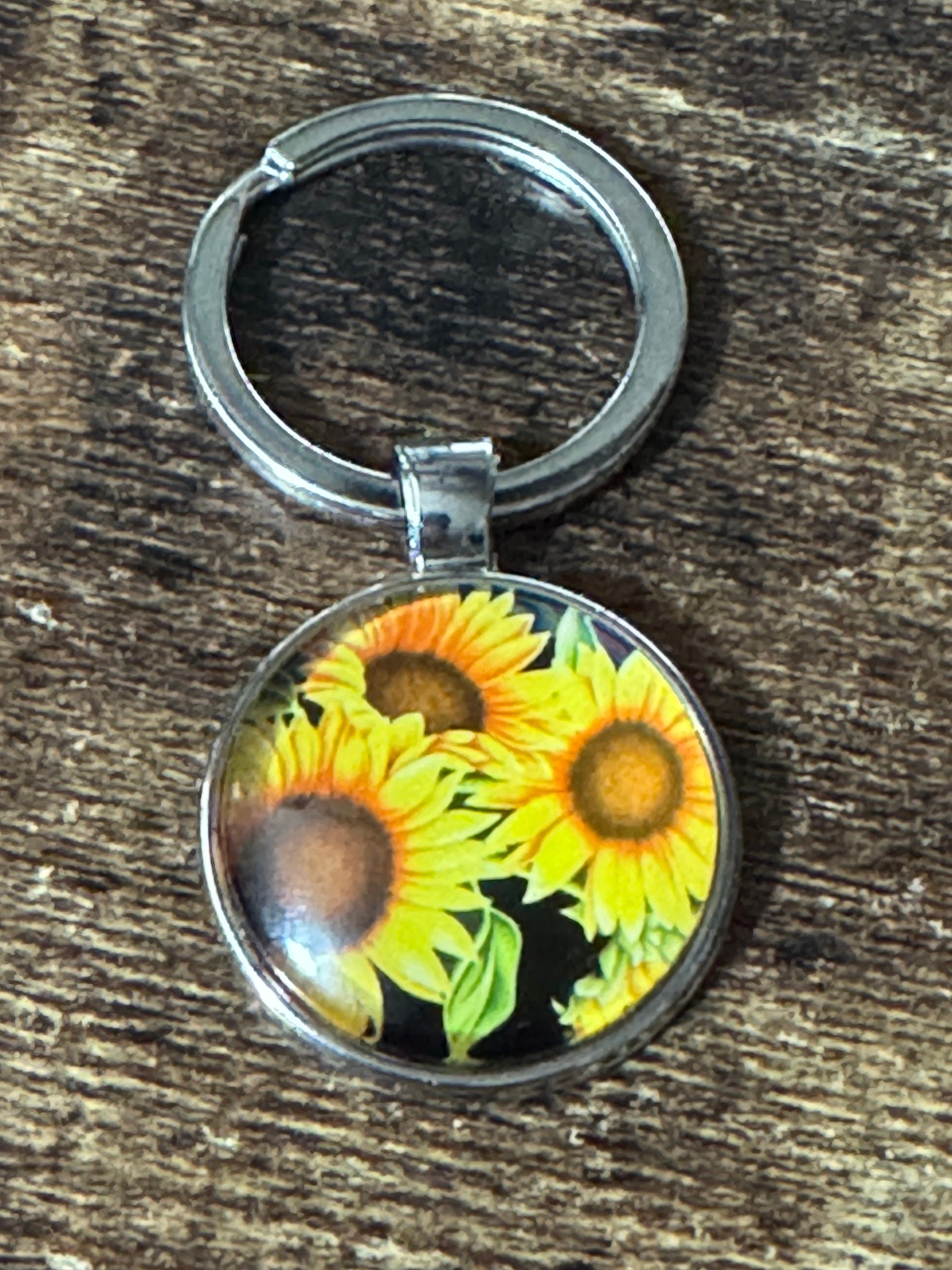 Handmade garden yellow Sunflowers silver tone keyring with 25mm glass cabochon
