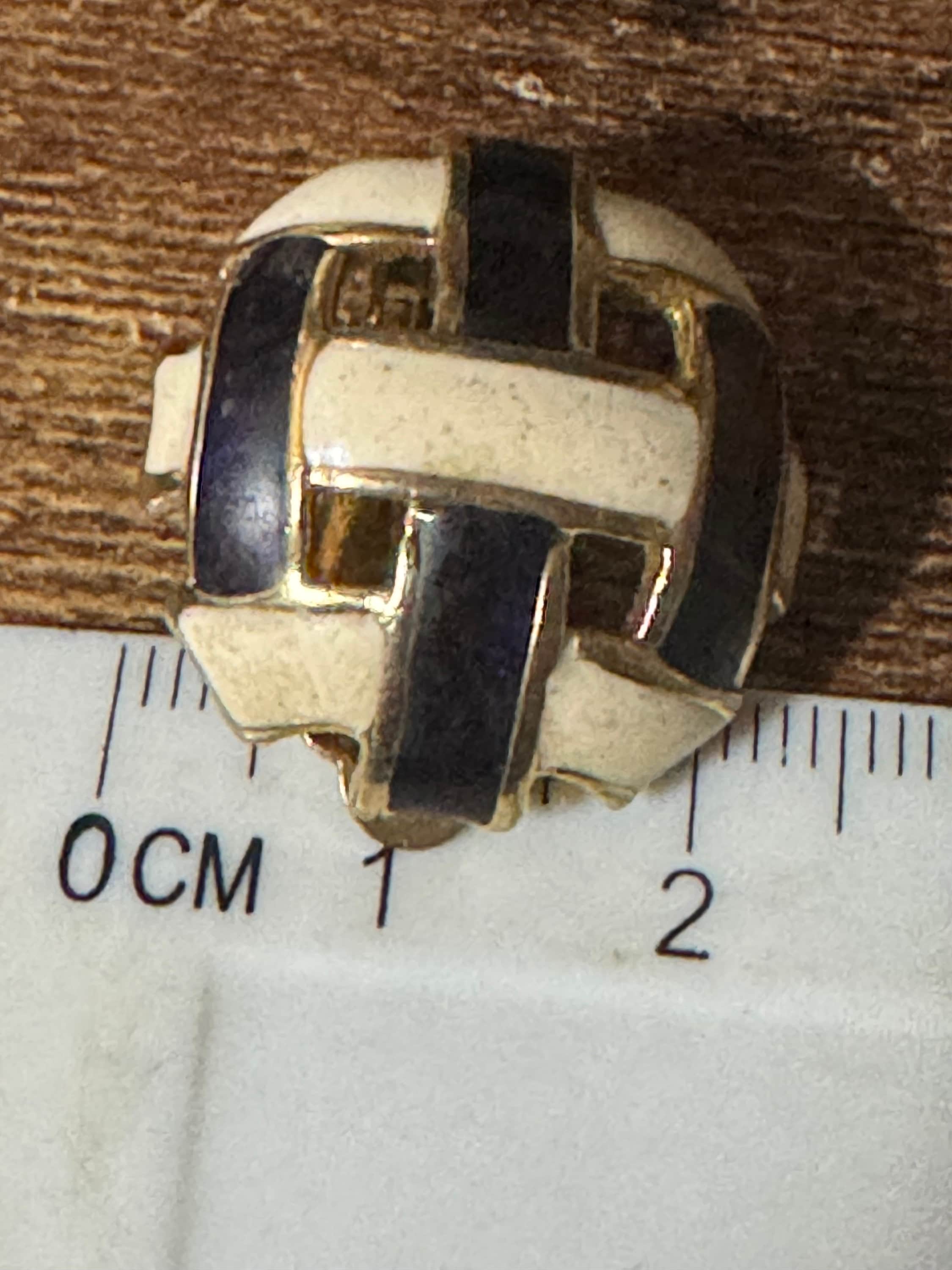 Vintage High End Gold tone cream black basket woven enamel clip on earrings