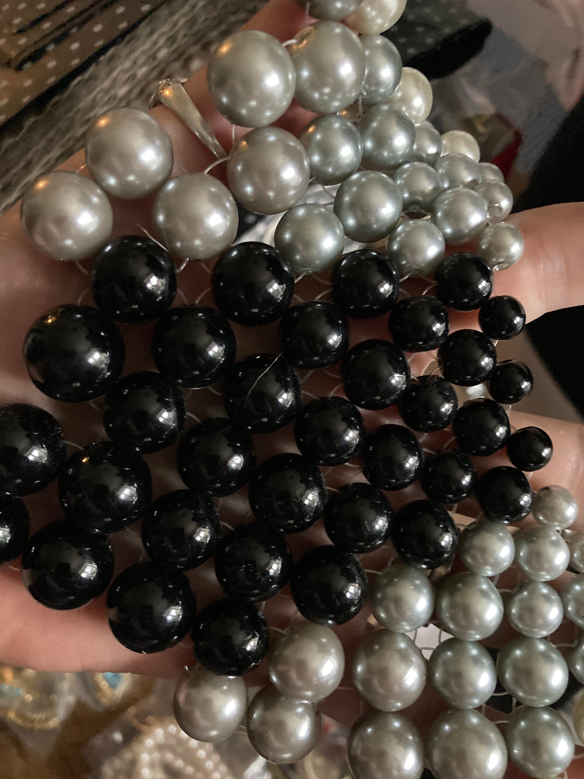 Retro chunky grey black white faux pearl ball beaded wide bib choker necklace