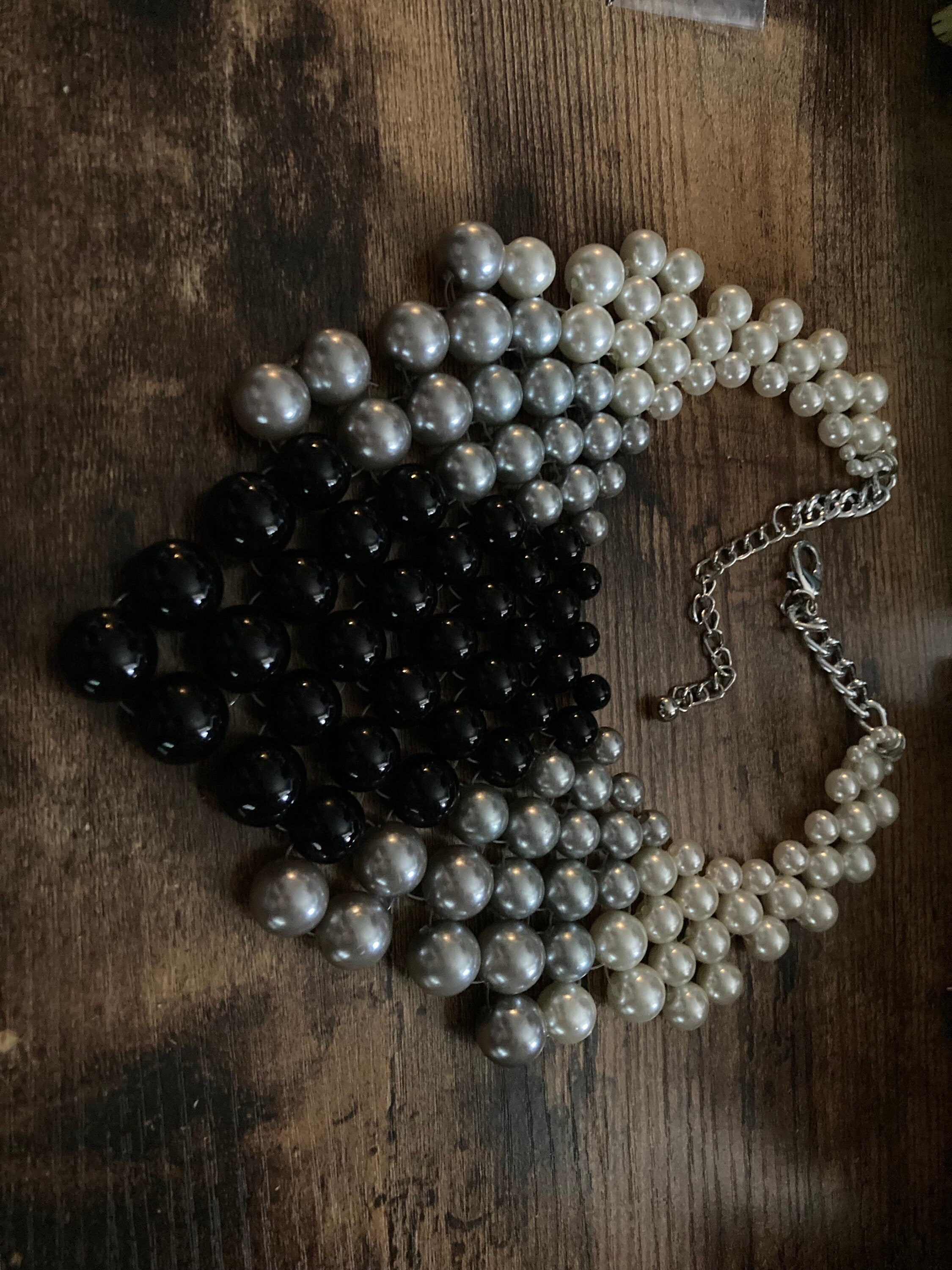 Retro chunky grey black white faux pearl ball beaded wide bib choker necklace