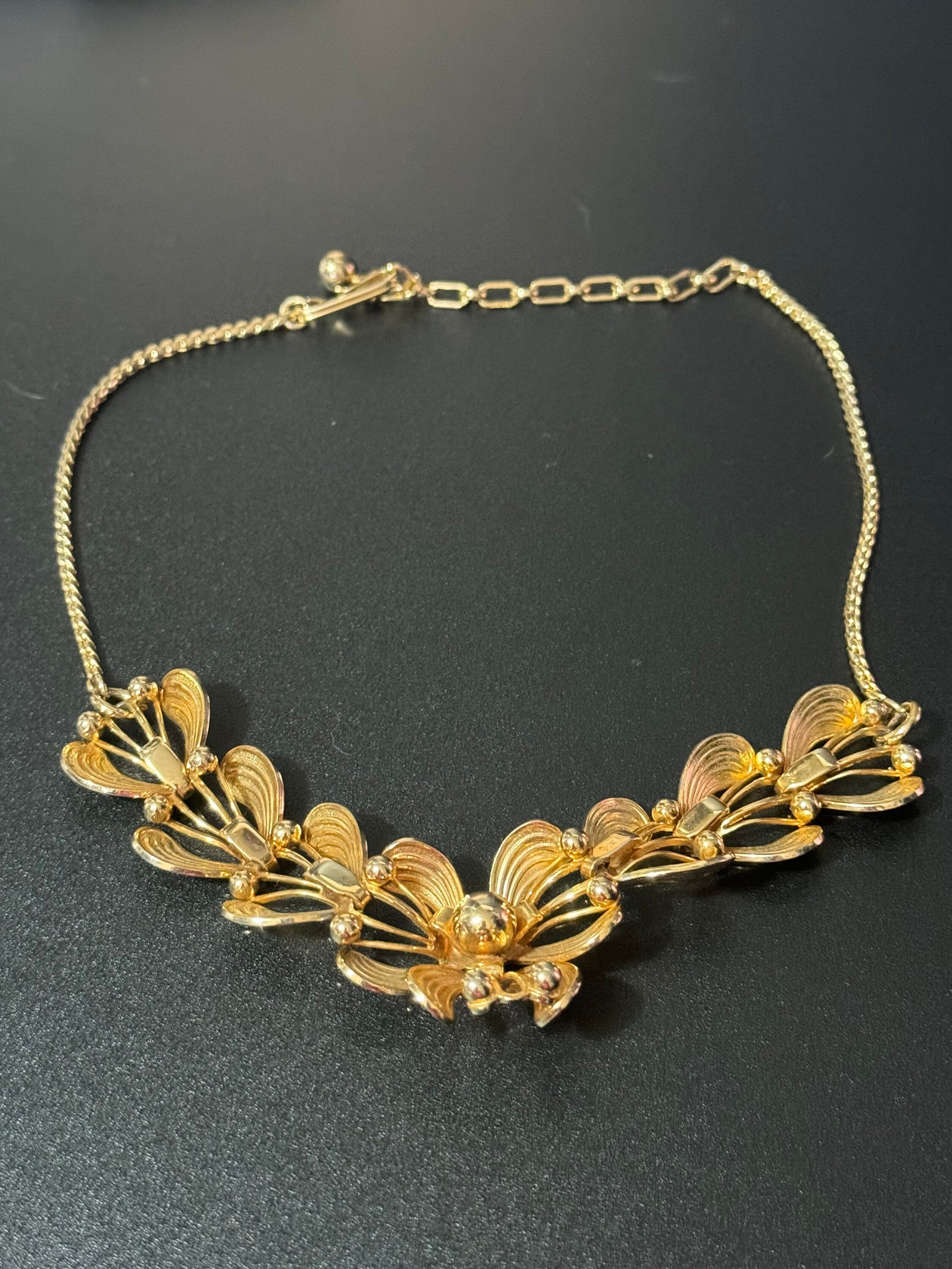 vintage Modernist gold tone raised 3d floral leaf choker necklace 36-42cm chain