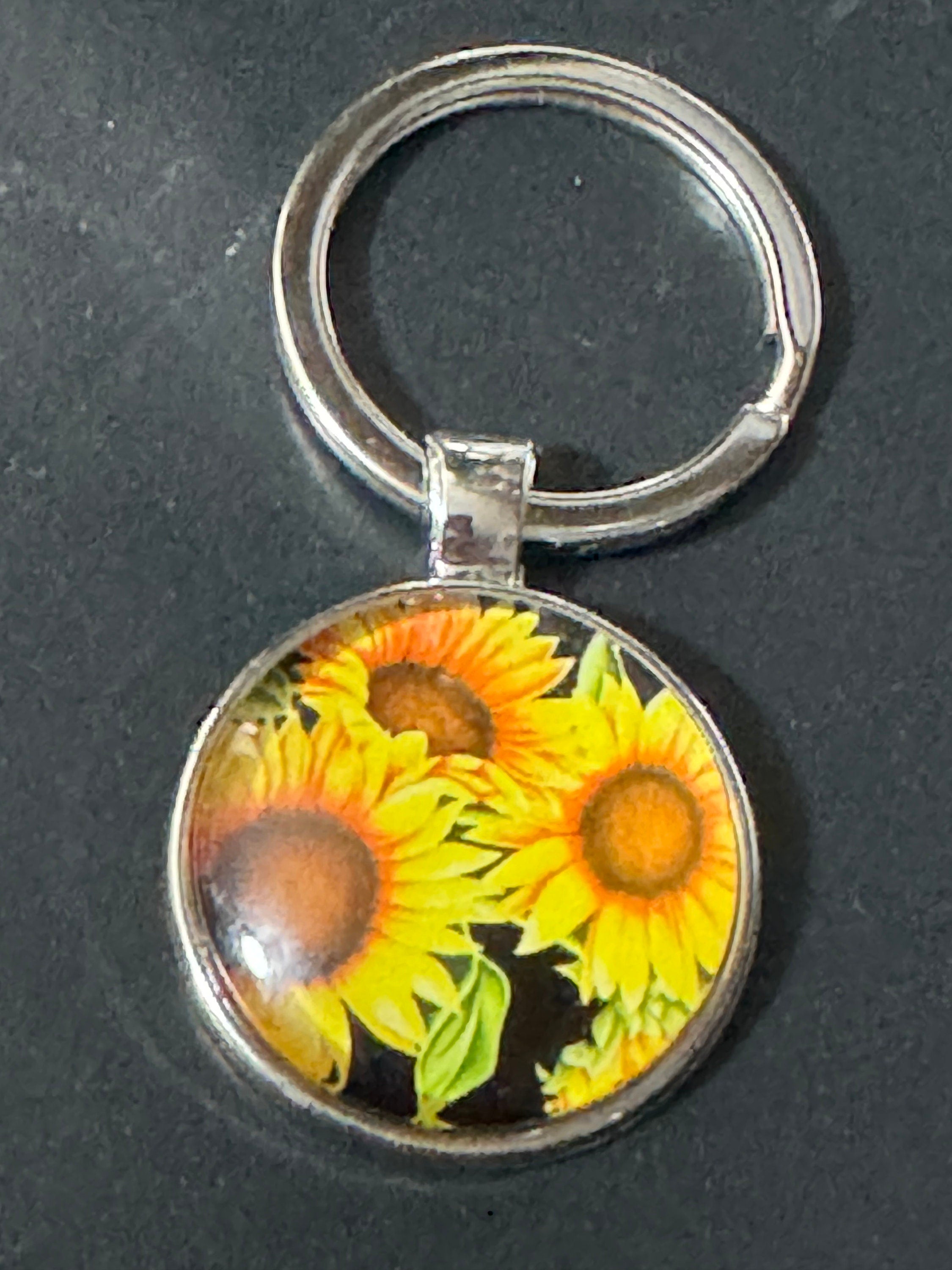 Handmade garden yellow Sunflowers silver tone keyring with 25mm glass cabochon