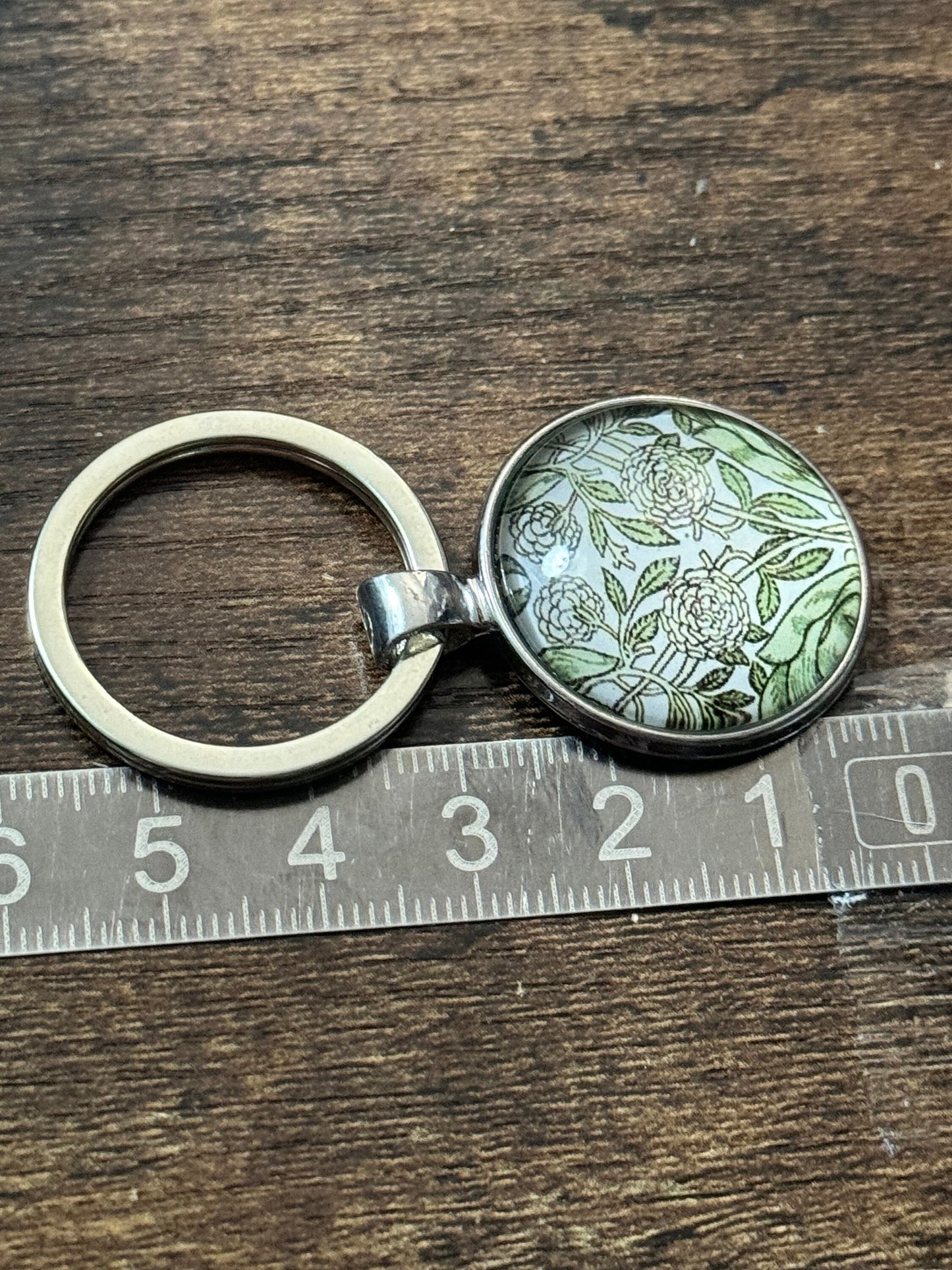 Green william Morris print glass cabochon keyring silver tone art nouveau handmade