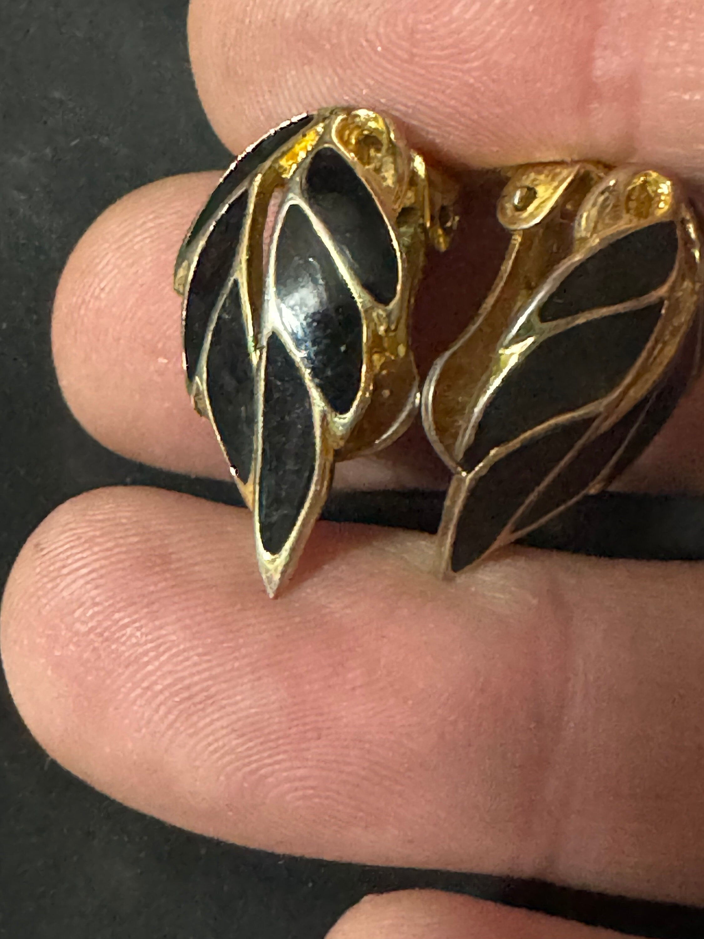 Vintage SOLIEL Leaf Earrings: 1980s Gold Tone Black Enamel Clip Ons