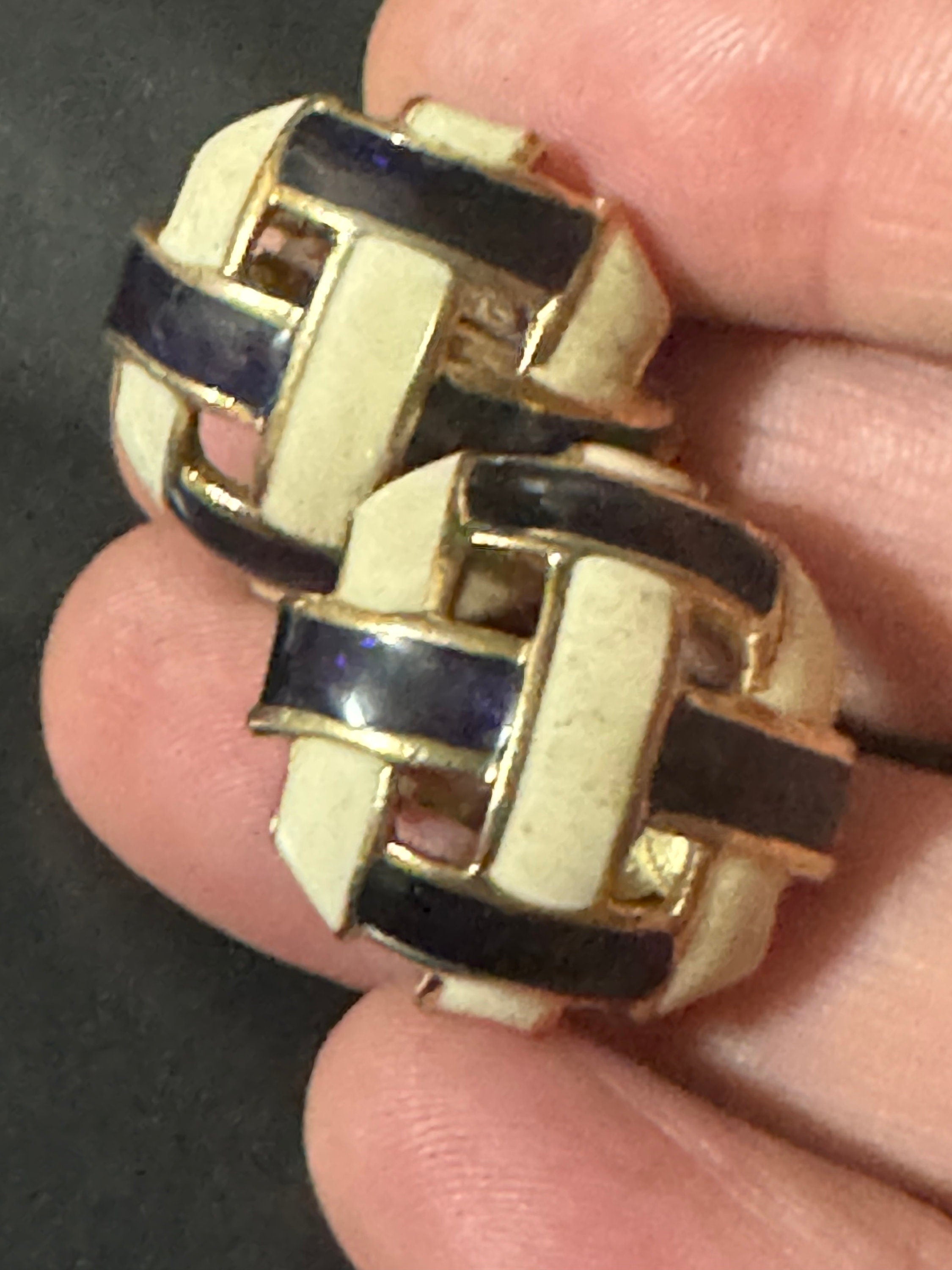 Vintage High End Gold tone cream black basket woven enamel clip on earrings