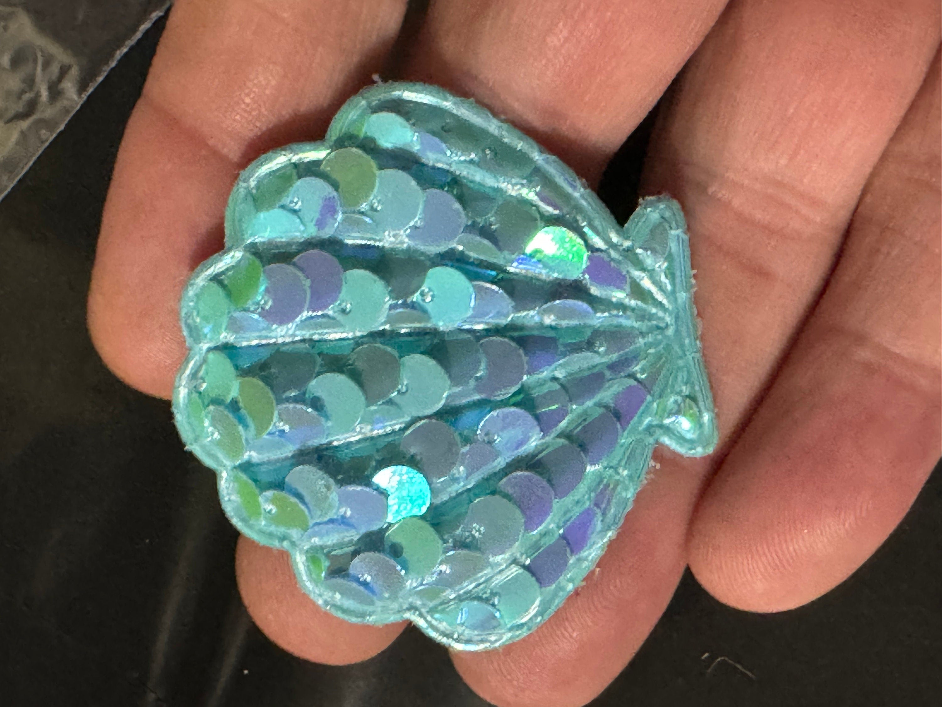 1 x turquoise blue sequin Sew On Nautical sea scallop sea shell sequinned Patch 4.5cm x 5cm sewing craft appliqué