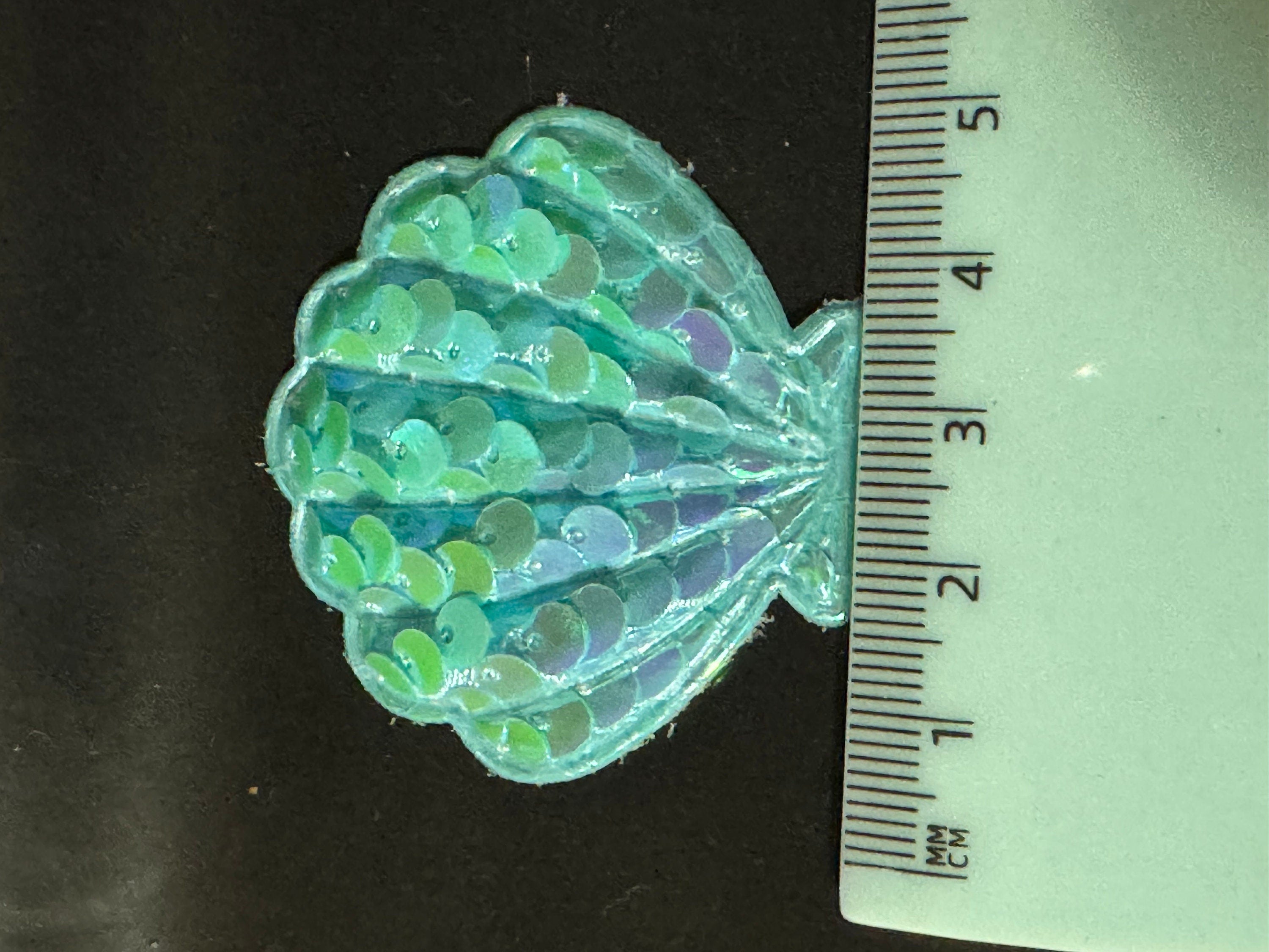 1 x turquoise blue sequin Sew On Nautical sea scallop sea shell sequinned Patch 4.5cm x 5cm sewing craft appliqué
