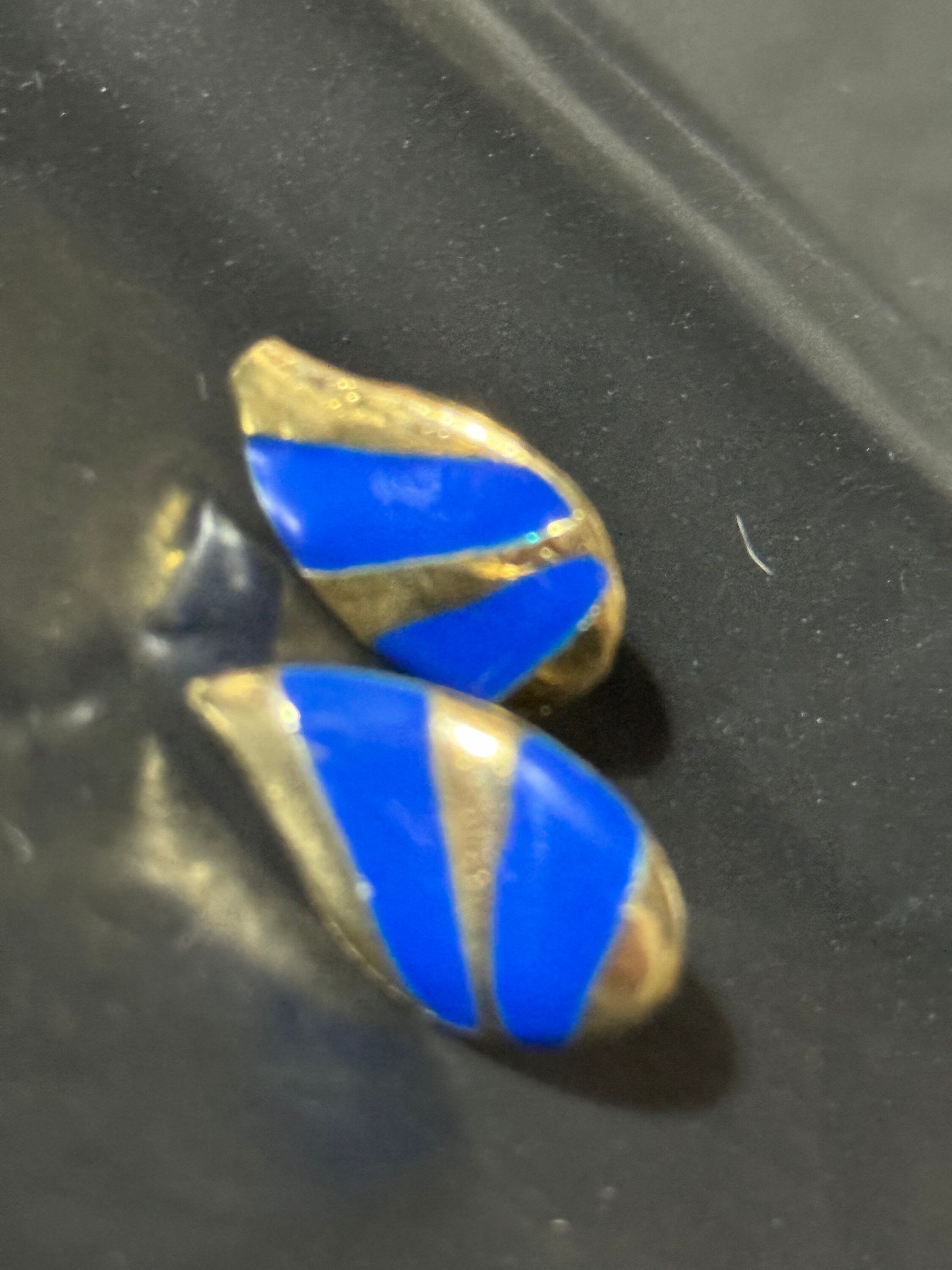 Vintage Gold tone royal Blue enamel pair teardrop stud earrings pierced