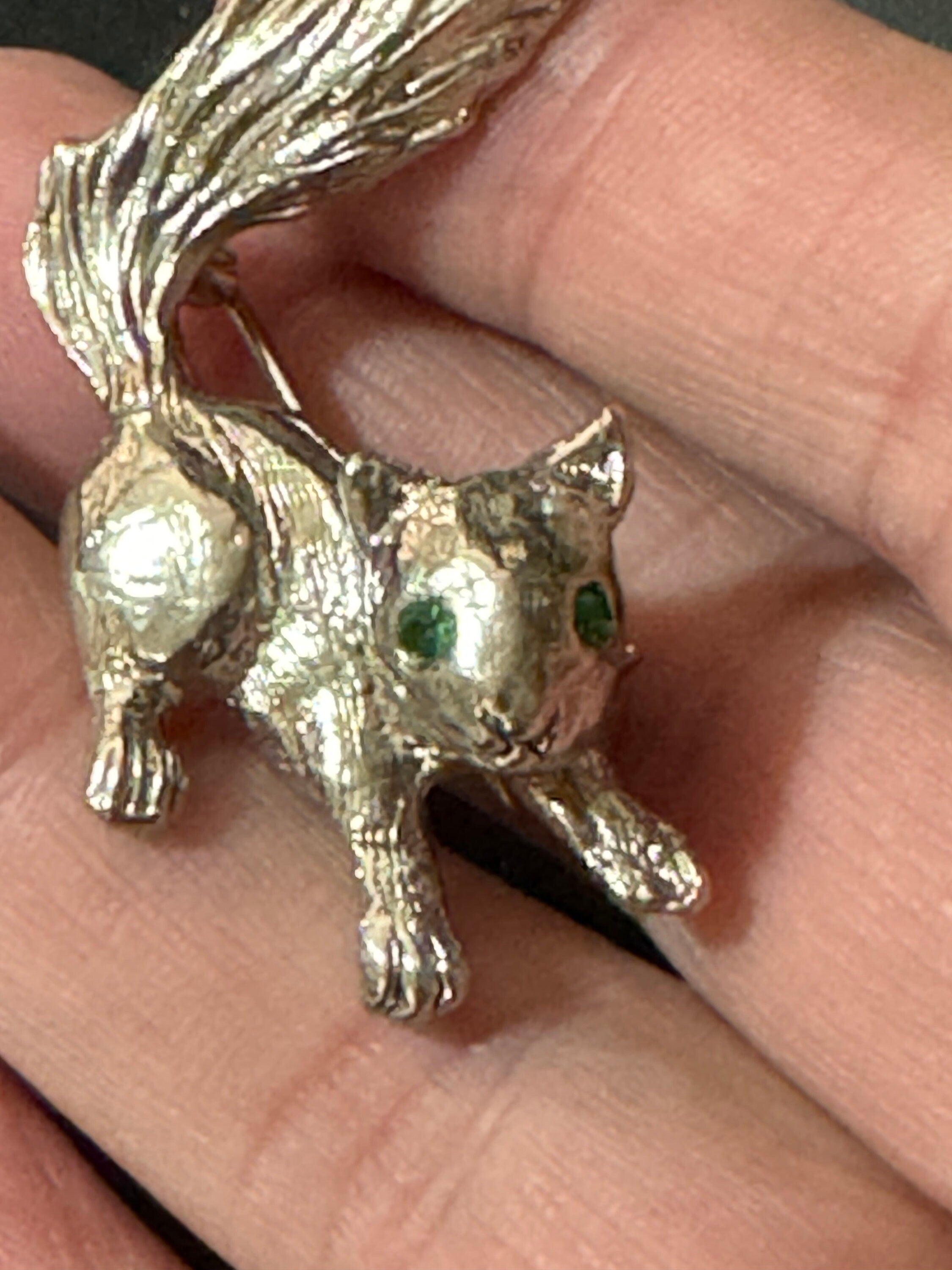 True vintage 1970s modernist silver Tone squirrel brooch with emerald green paste eyes 4cm
