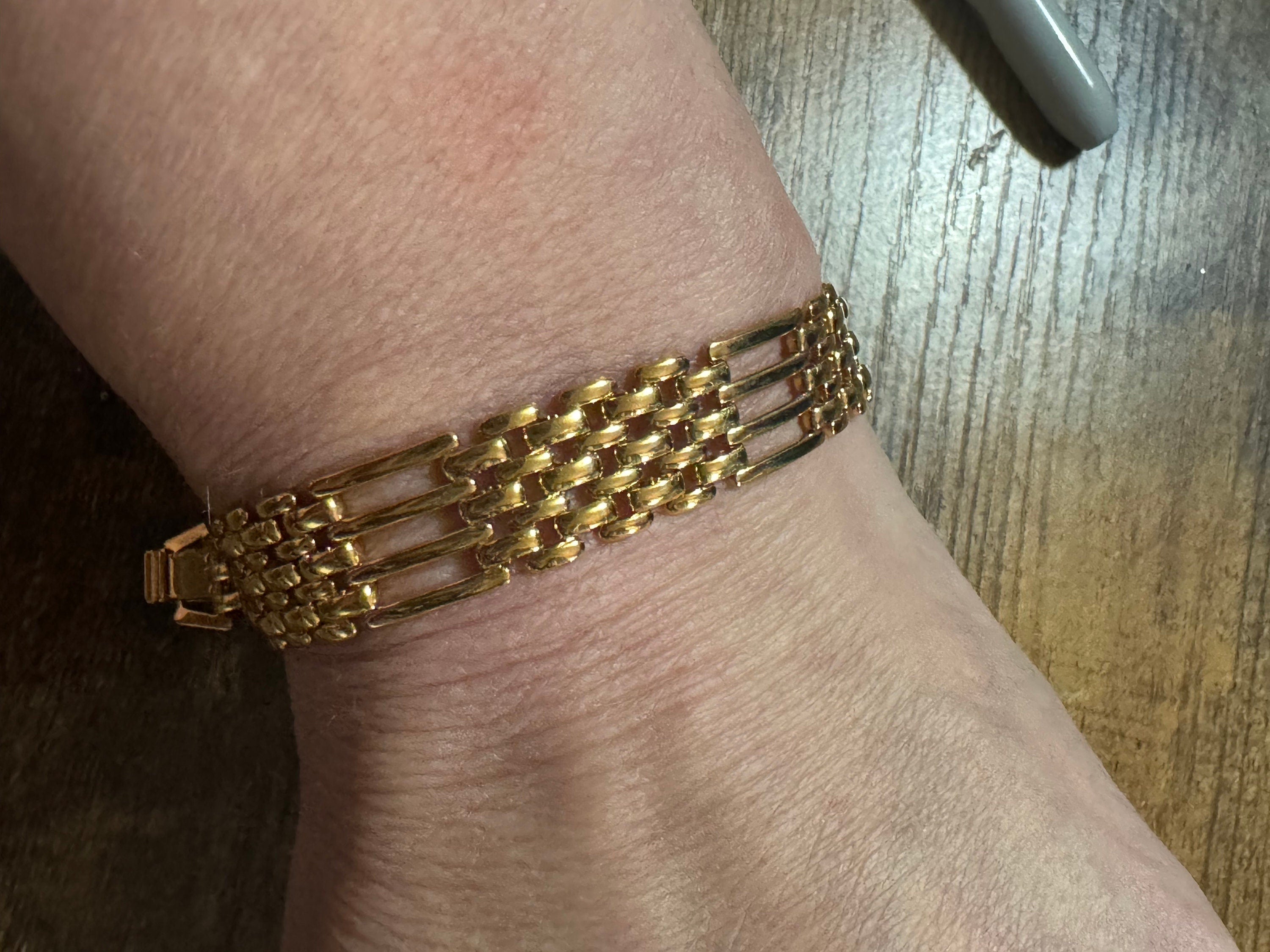 True vintage pristine 1980s gold tone plain bar link panther brick chain bracelet 19cm x 12mm