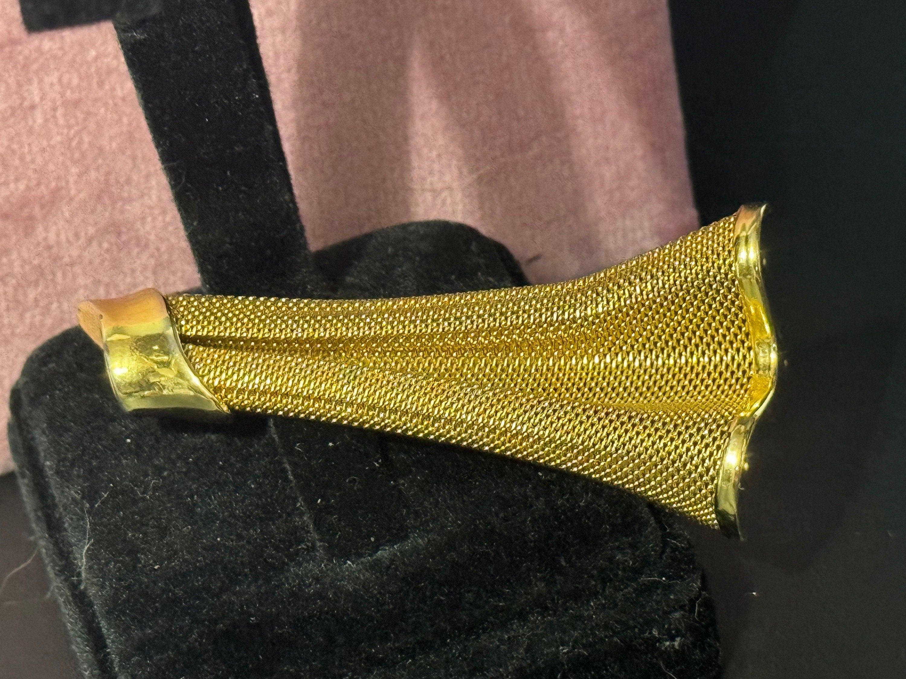 Vintage Signed GIVENCHY Gold mesh large classic designer Brooch 8cm